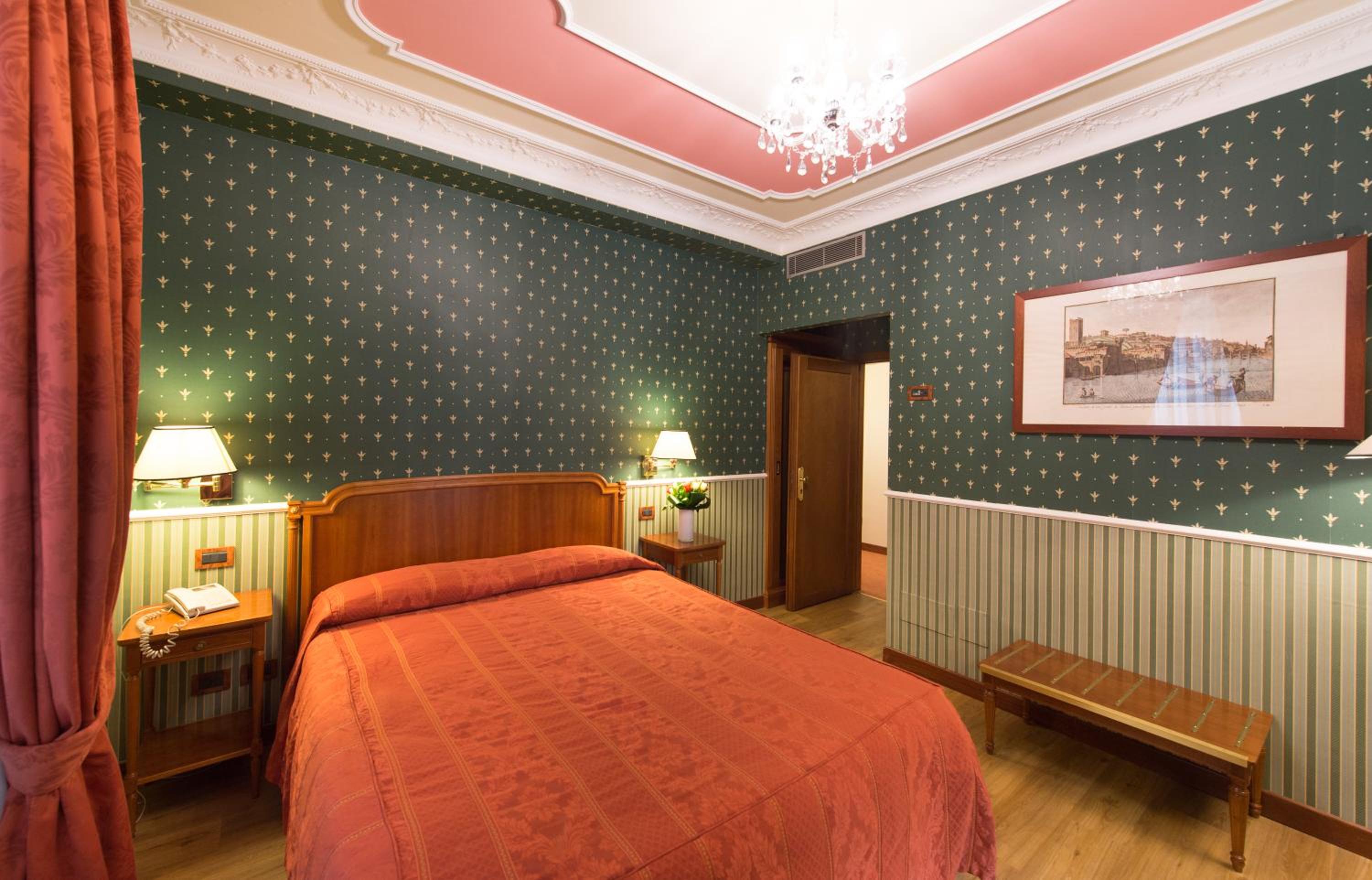 Standard Double Room thumbnail 5