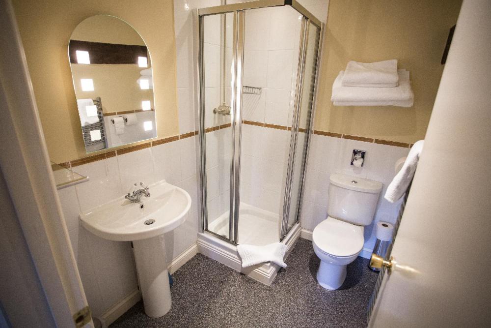 Double Room - Non-Smoking  - Photo 7