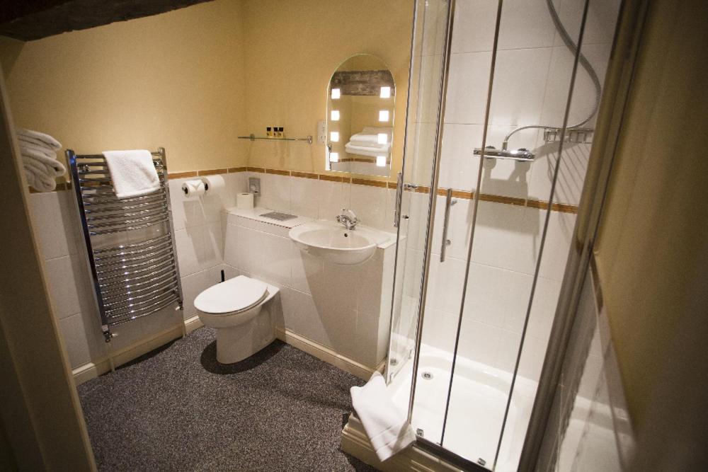 Double Room - Non-Smoking  - Photo 10