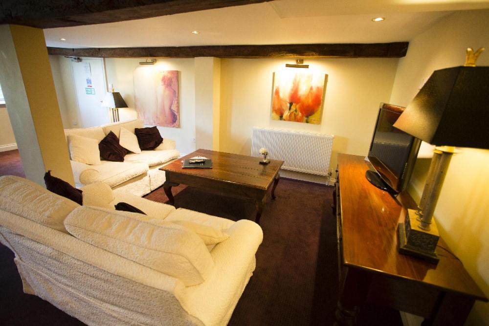 Double Room - Non-Smoking  - Photo 18
