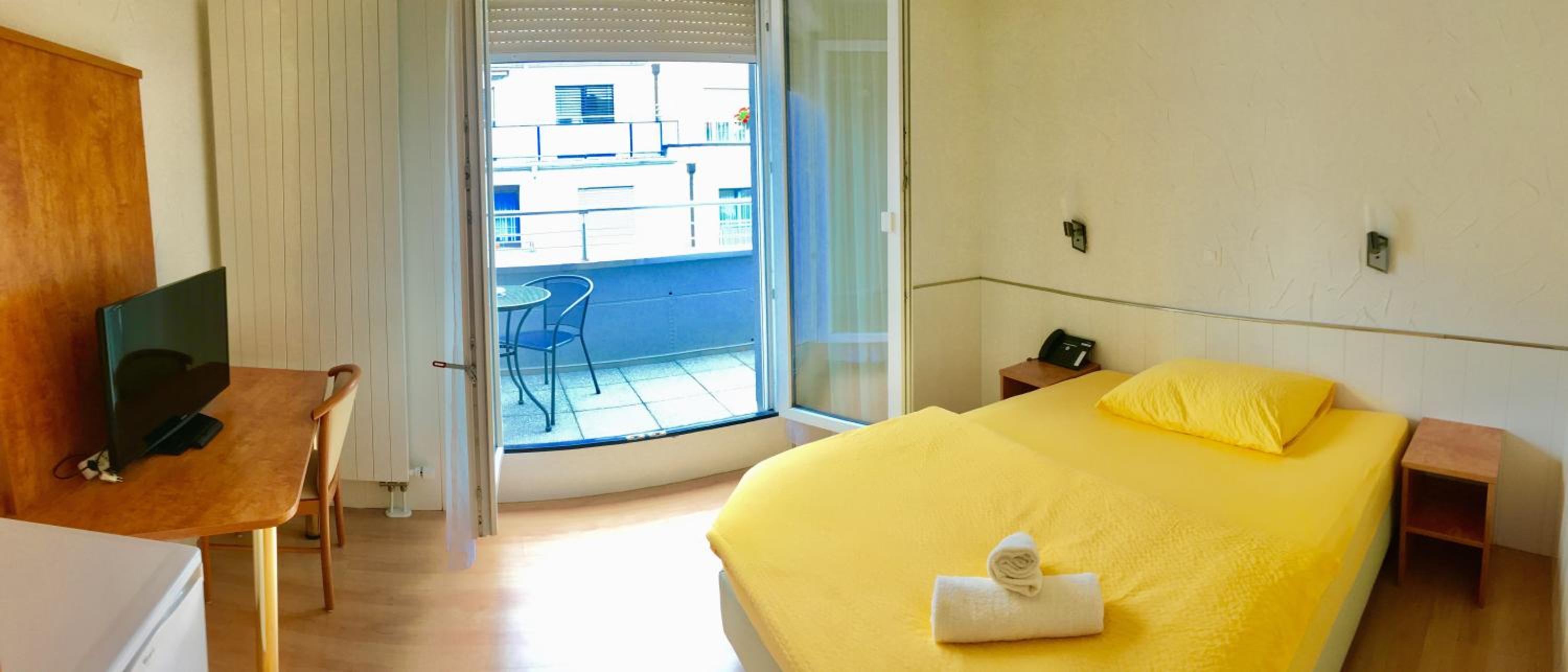 Single Room with Balcony photo 2