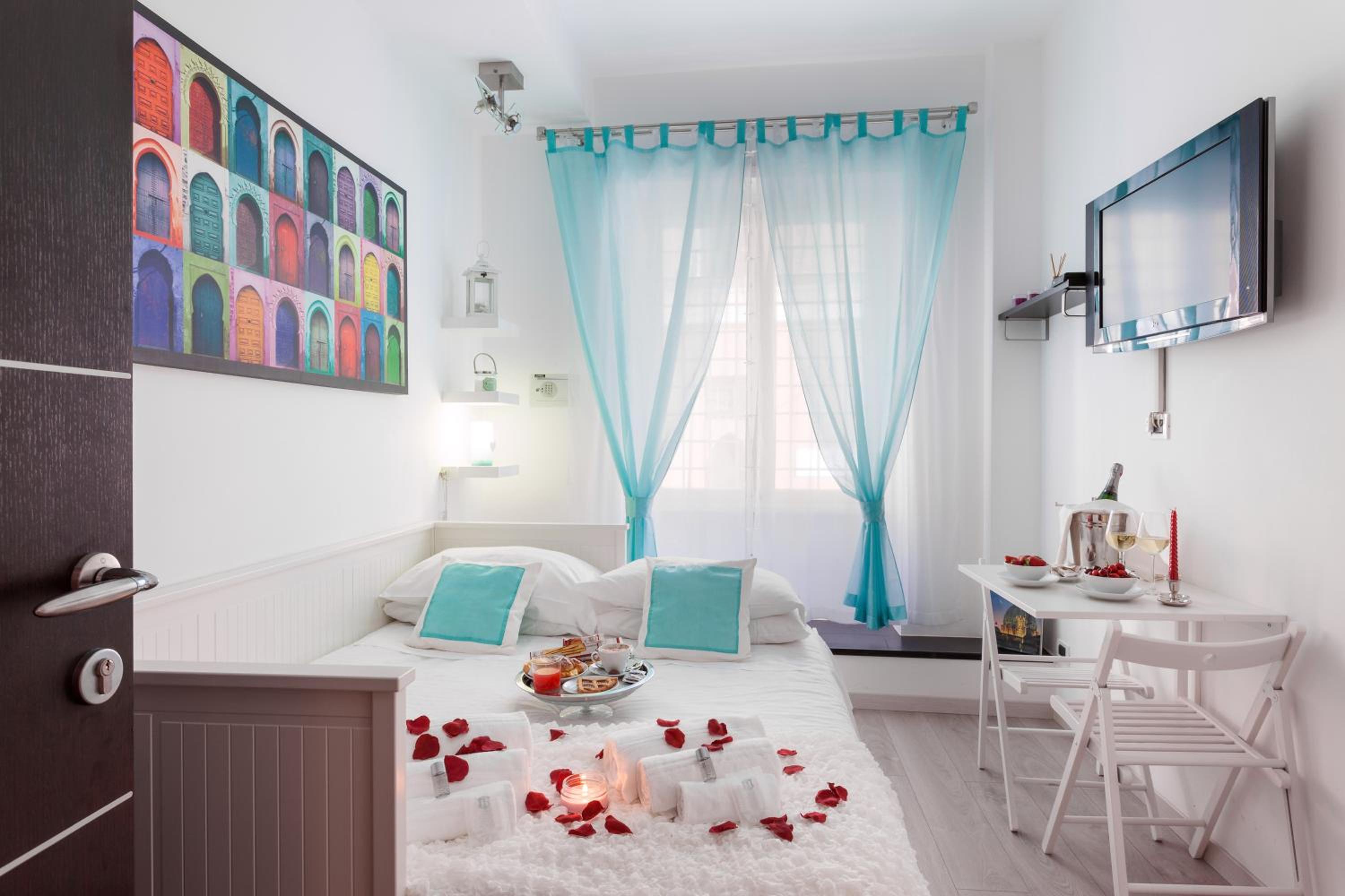 Small Double Room photo 2