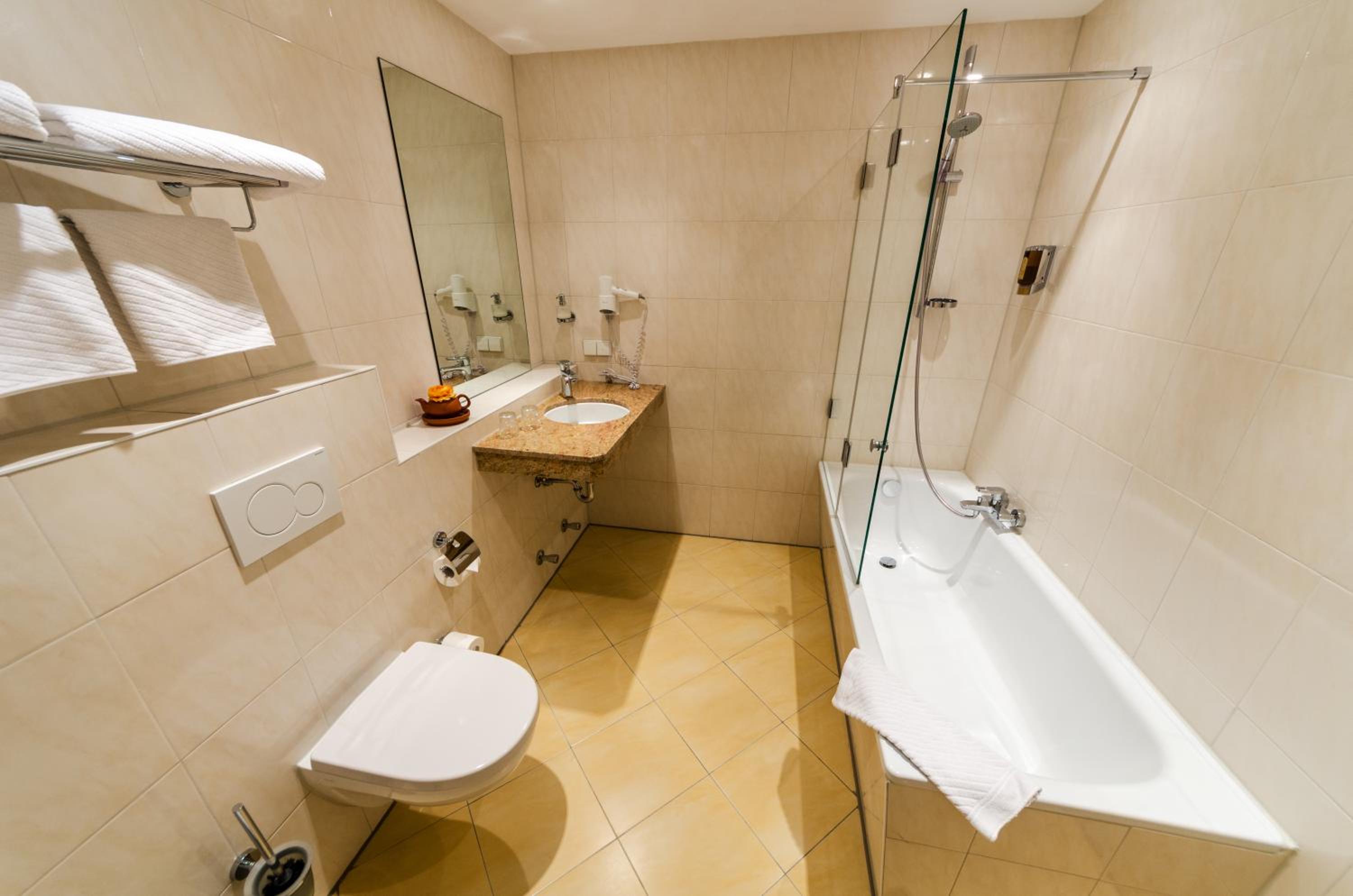 Double Room - Photo 6