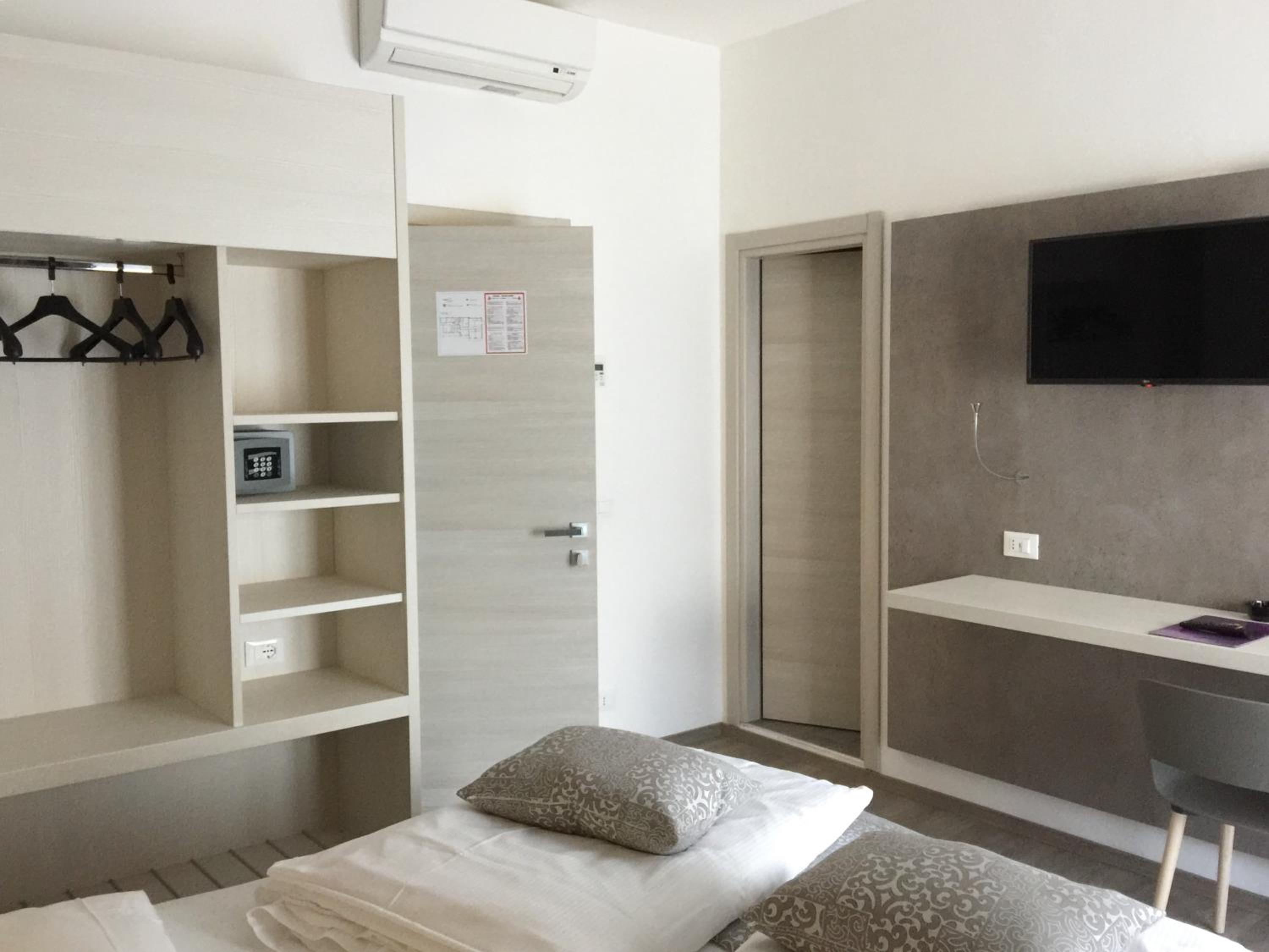 Double Room with Lake View photo 2