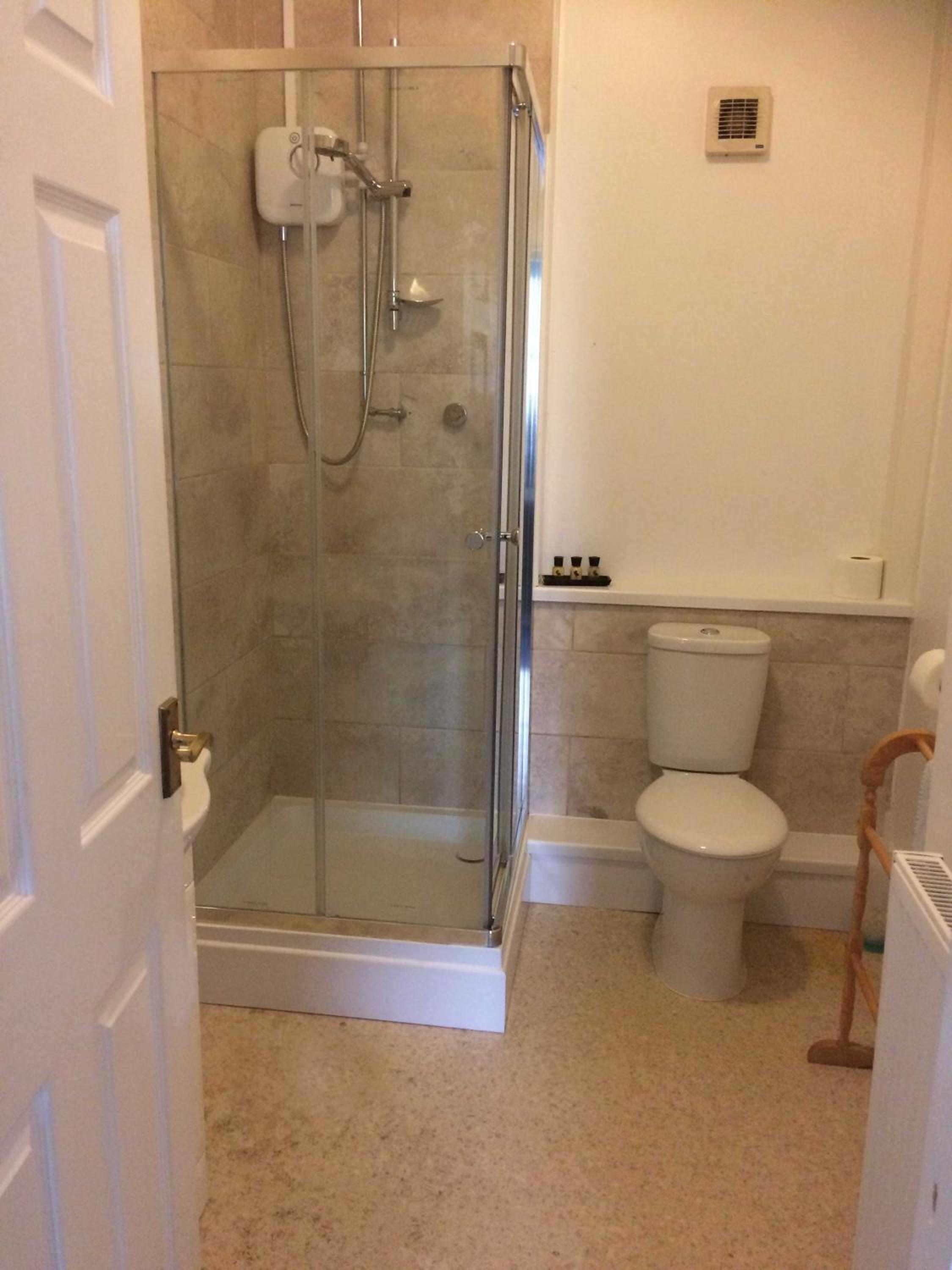 Twin Room - Photo 3