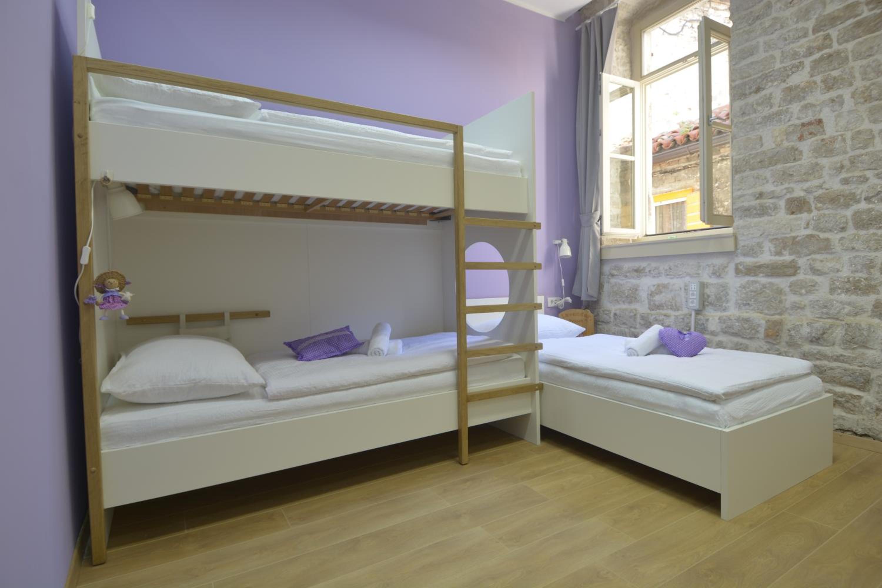Bed in 6-Bed Mixed Dormitory Room