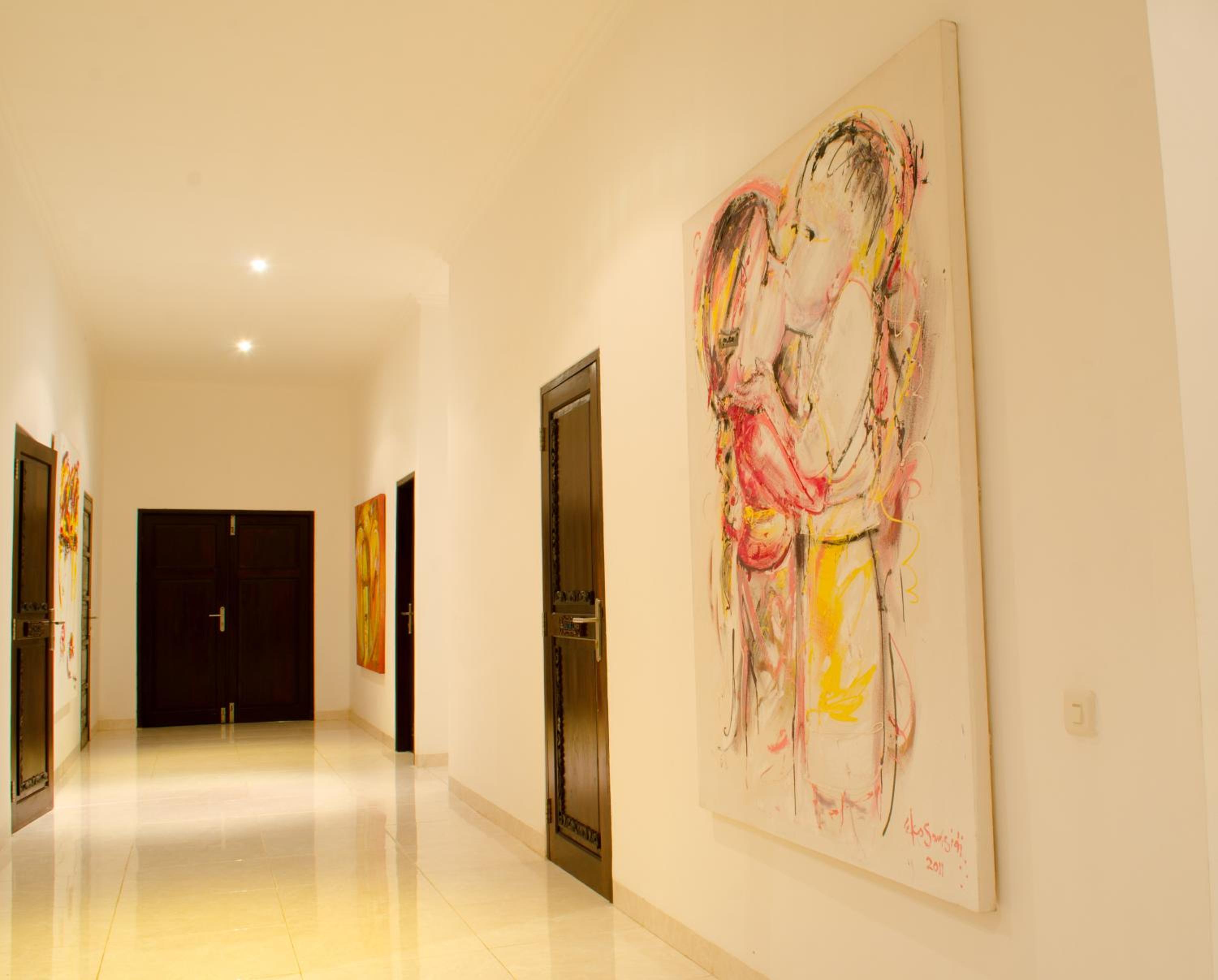 Villa - Beach Front - Photo 3