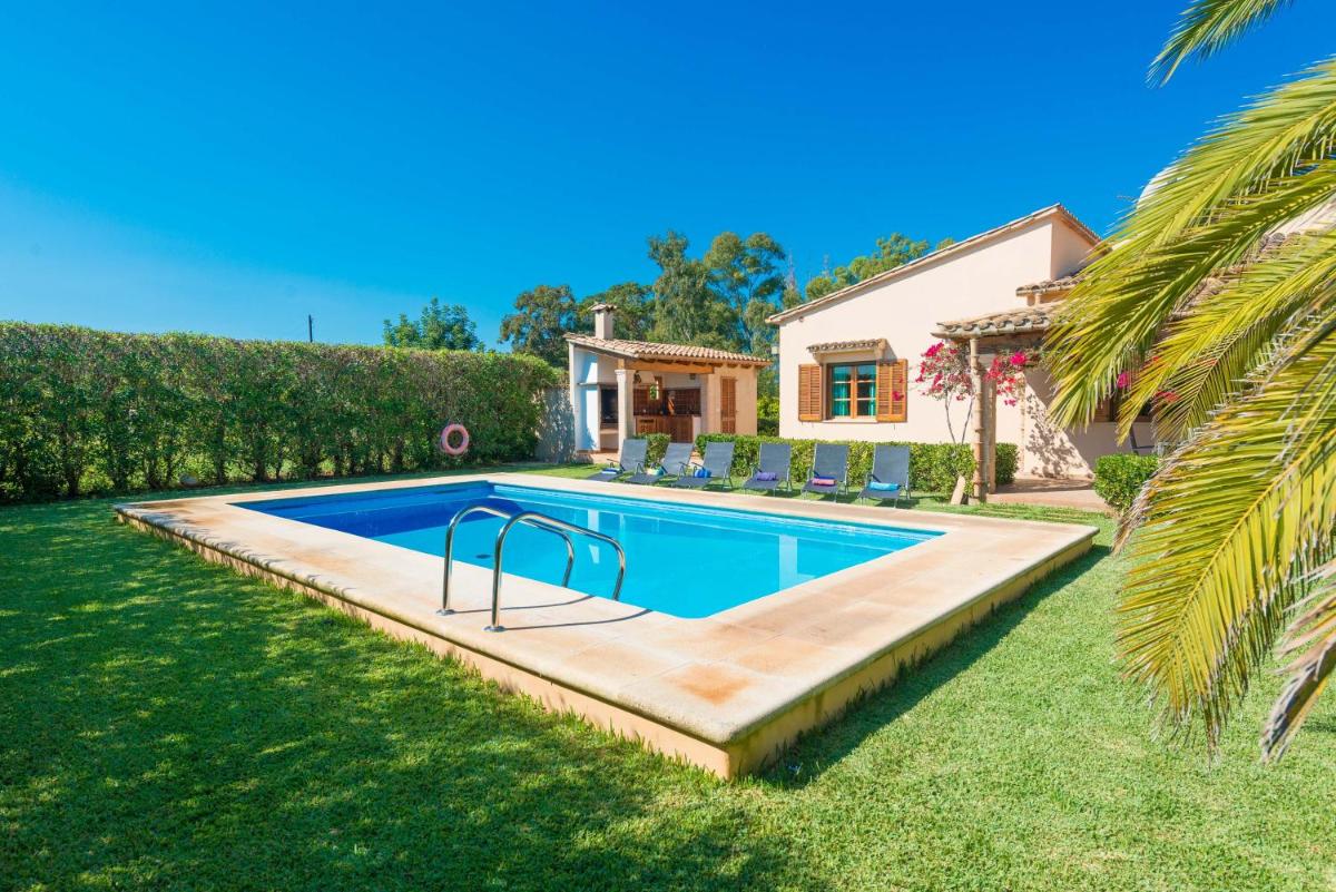 Three-Bedroom Villa photo 3