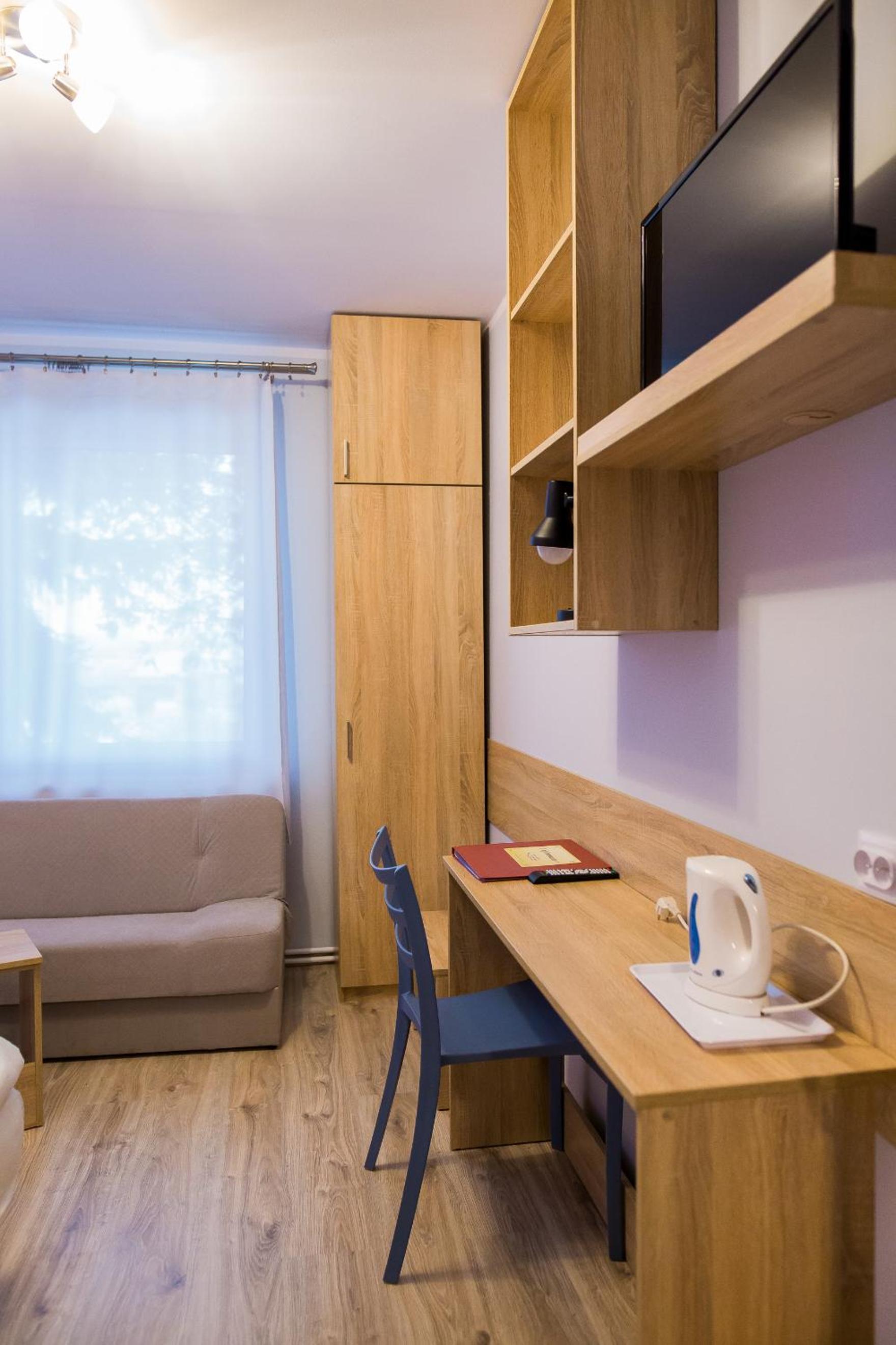 Double Room - Photo 18