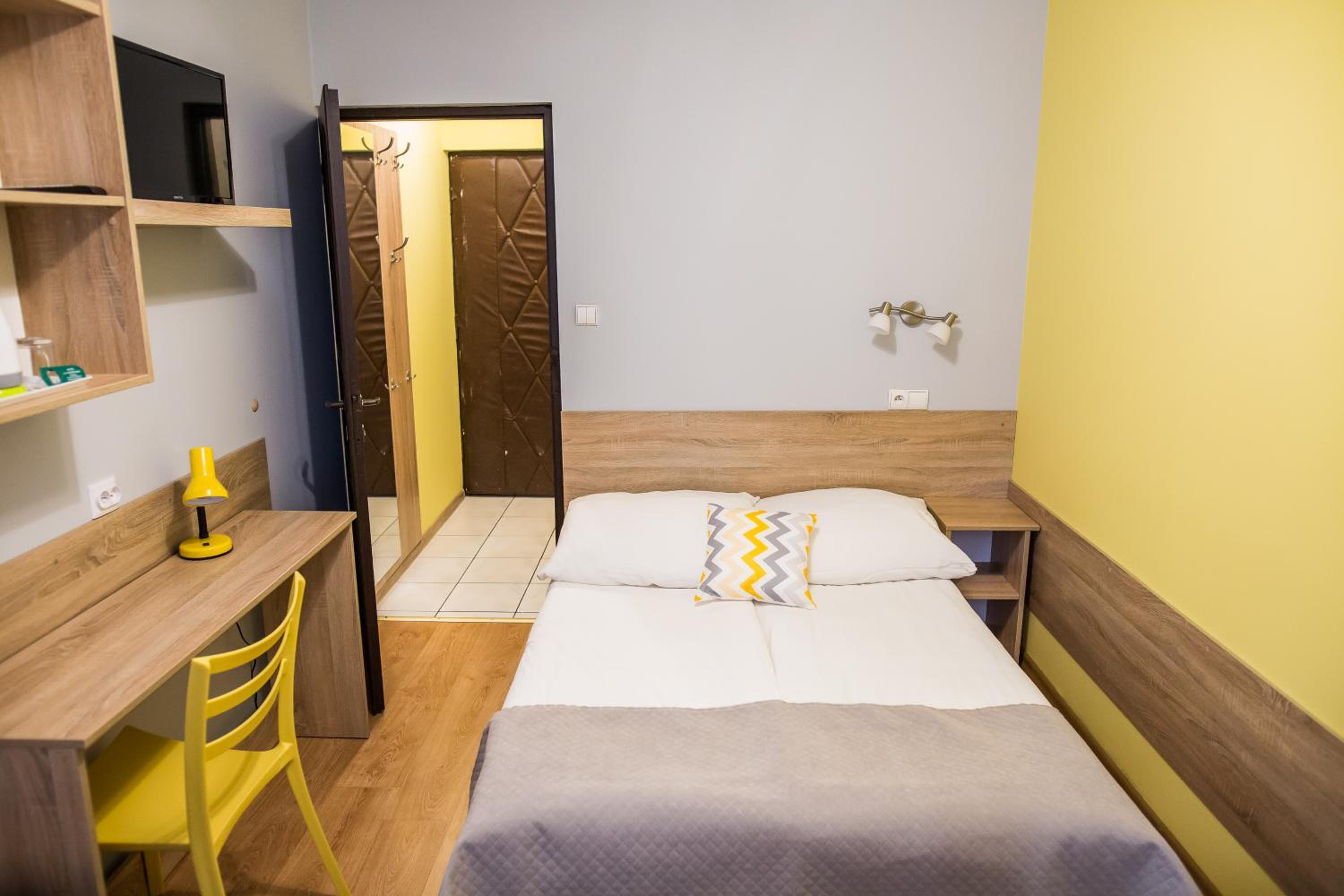 Double Room - Photo 5