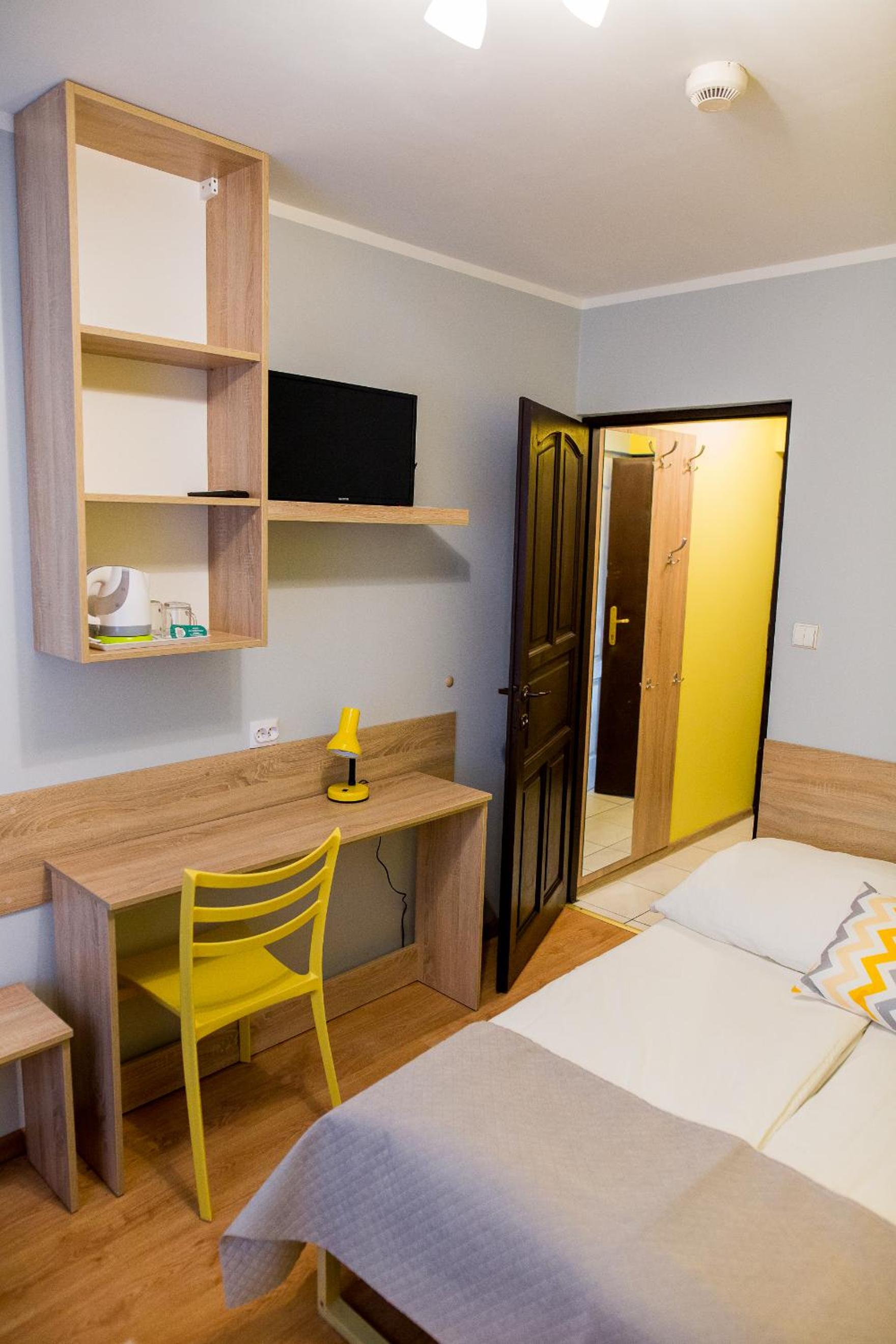 Double Room - Photo 13