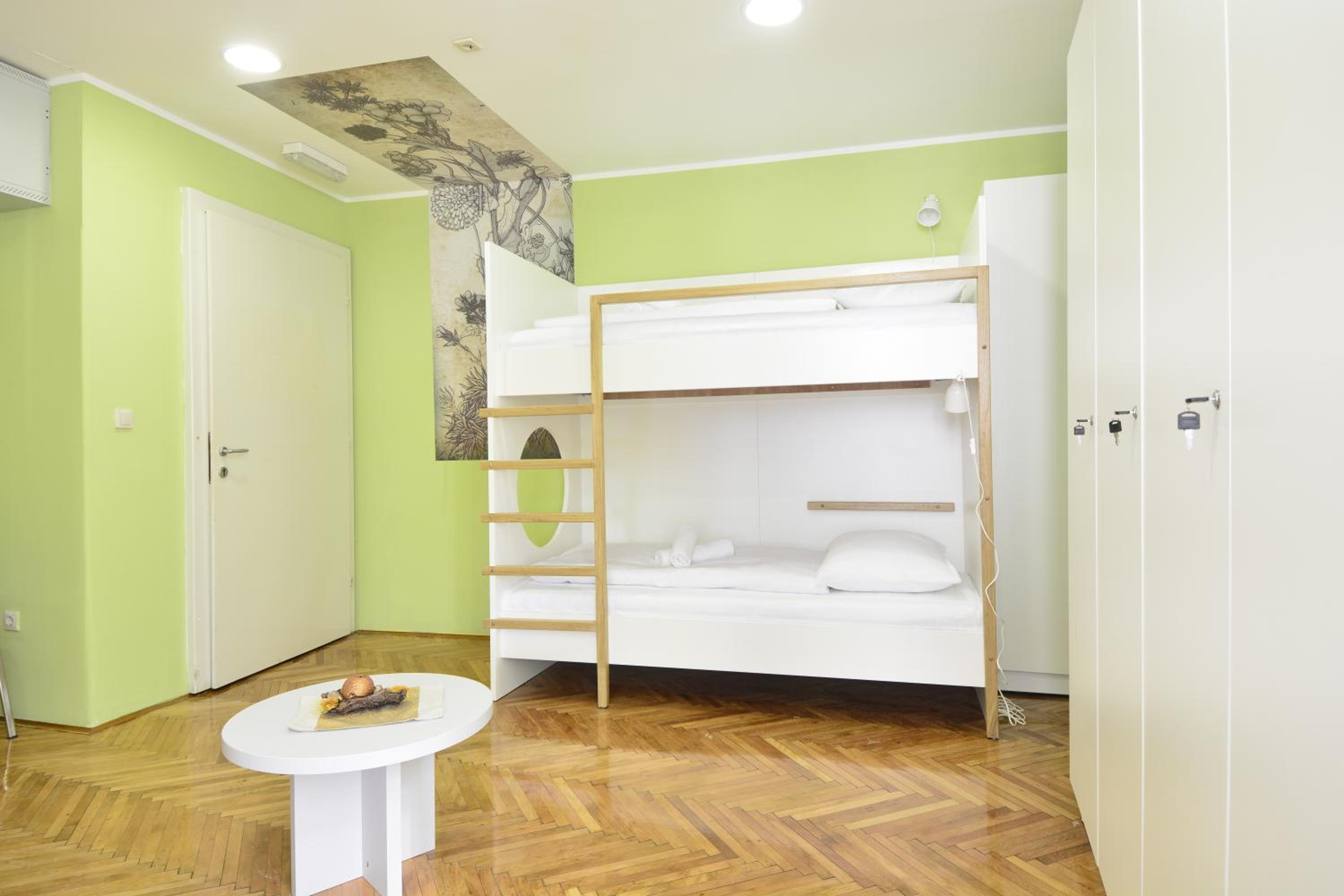 Bed in 8-Bed Mixed Dormitory Room