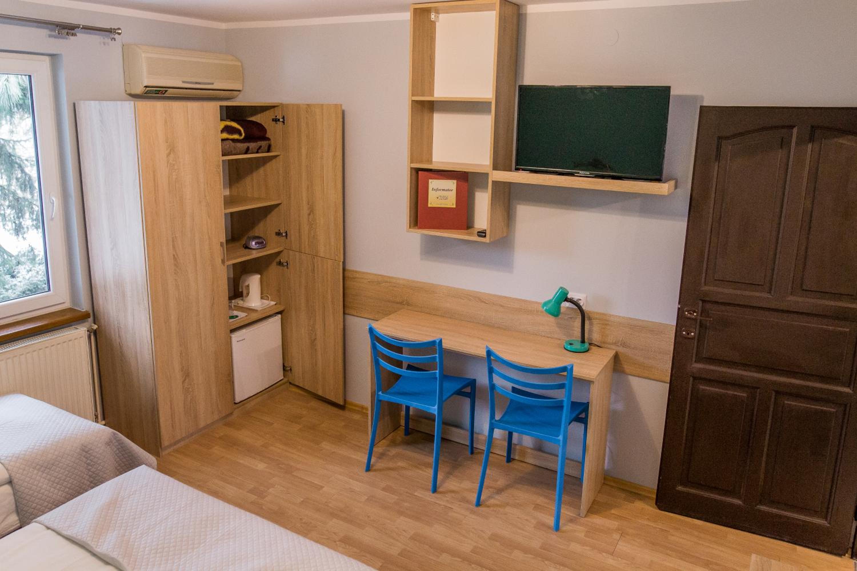 Quadruple Room - Photo 7