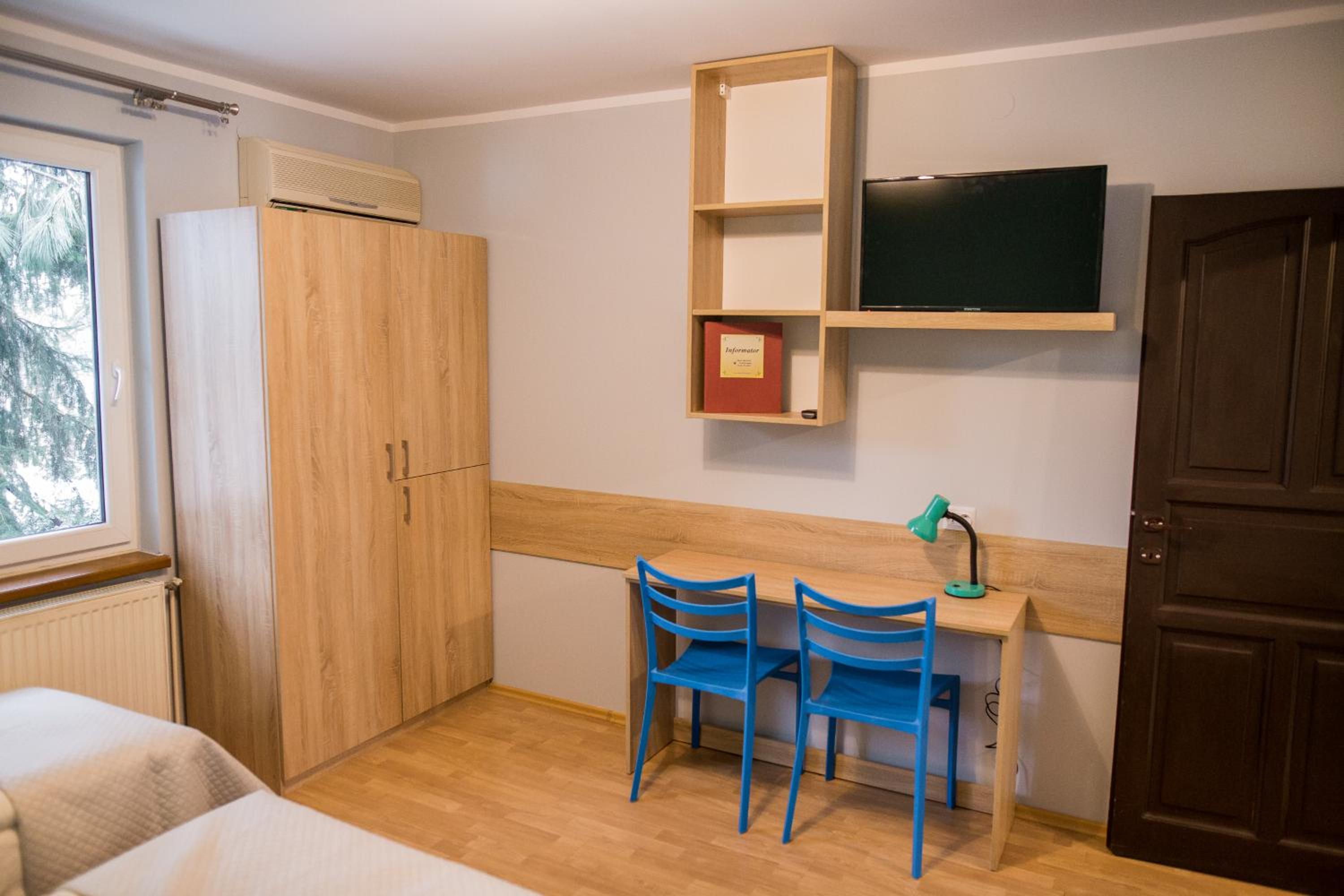 Quadruple Room - Photo 9