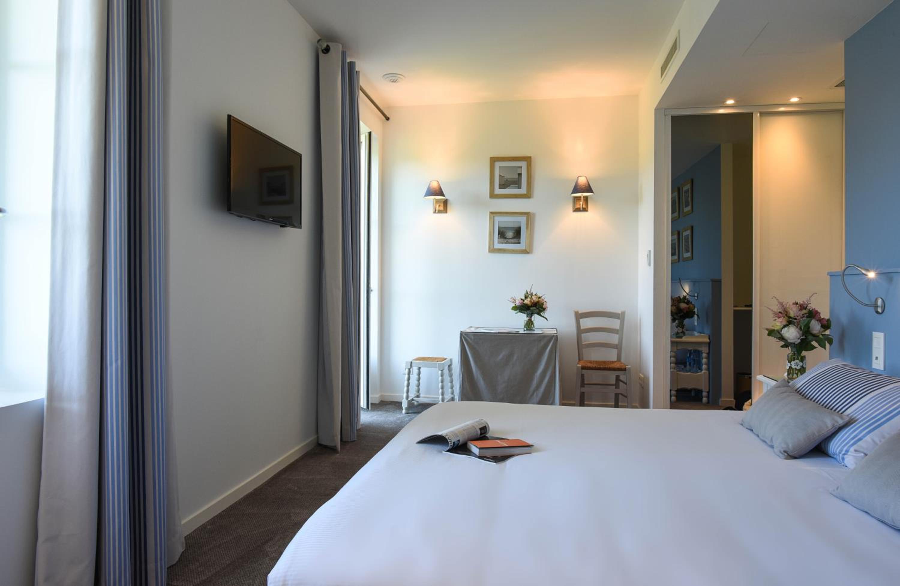 Double Room with Valley View - Photo 2