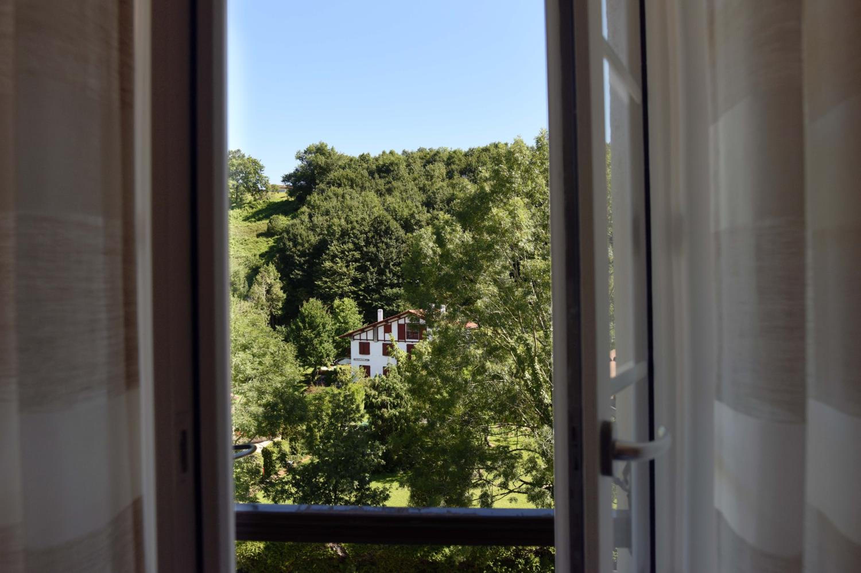 Standard Double Room - Village View - Photo 3