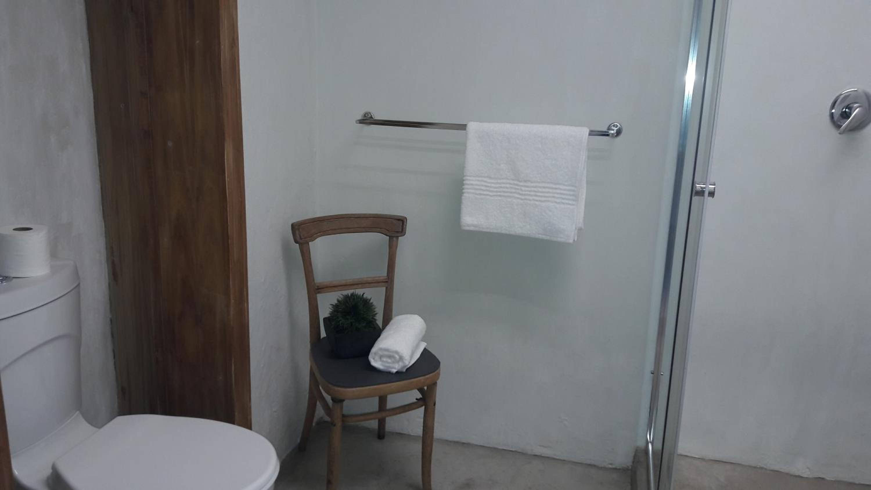 Double Room - Photo 7