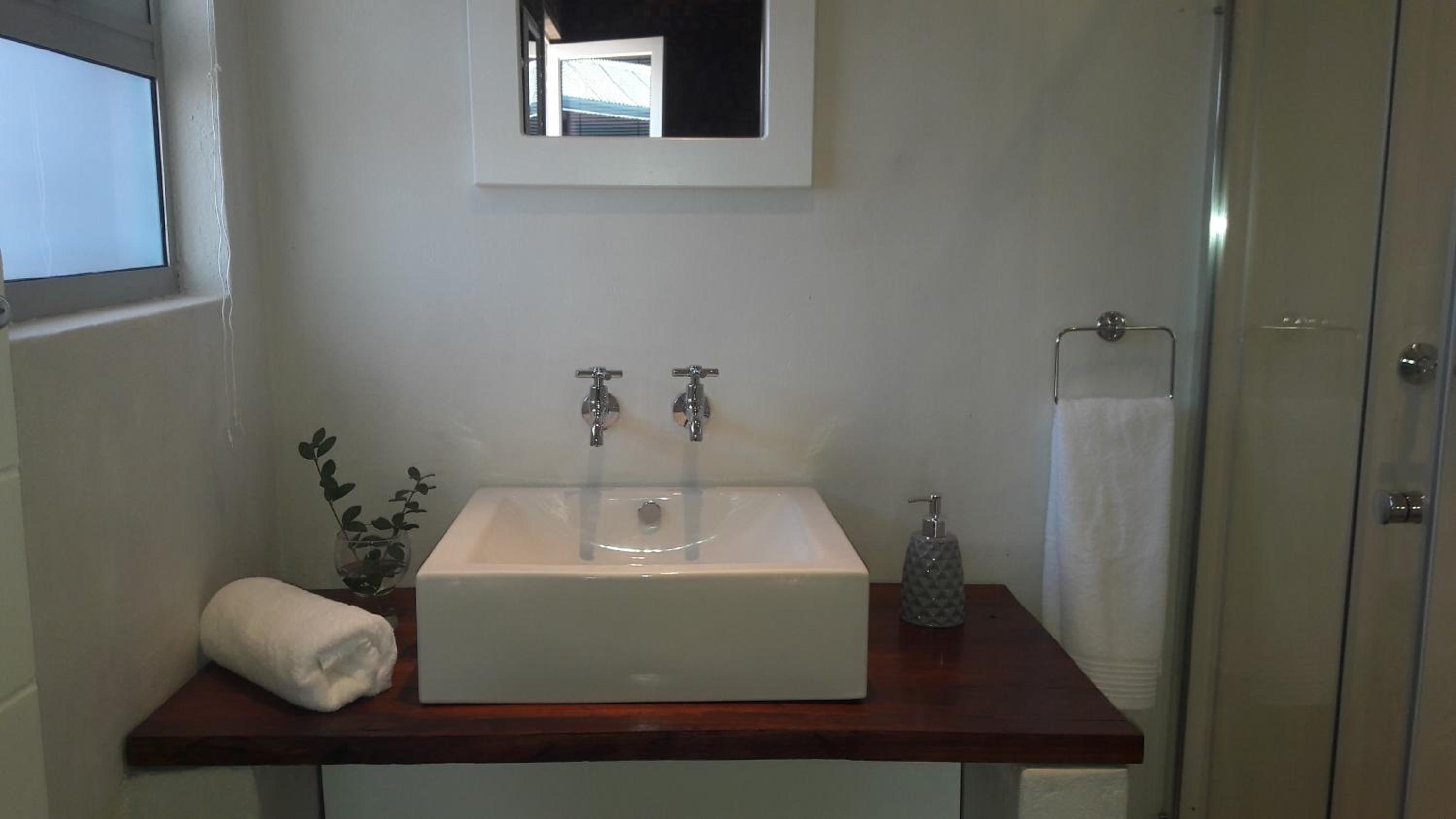 Double Room with Garden View - Photo 9