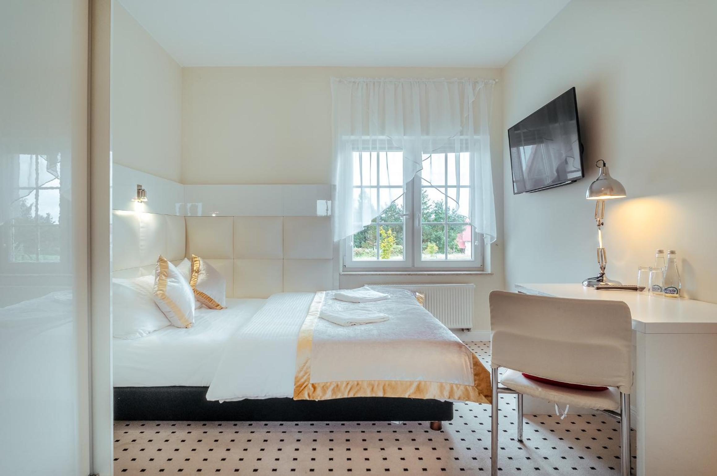 Economy Double Room photo 2