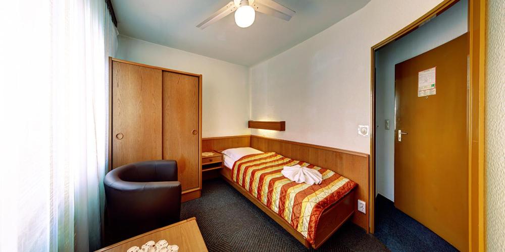 Single Room photo 2