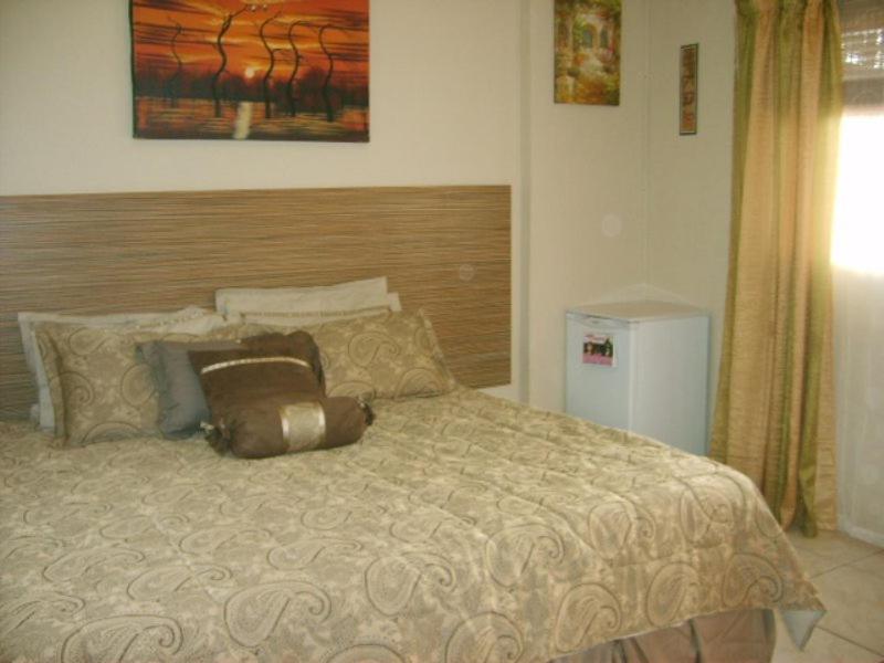 Double Room with Private Bathroom photo 2