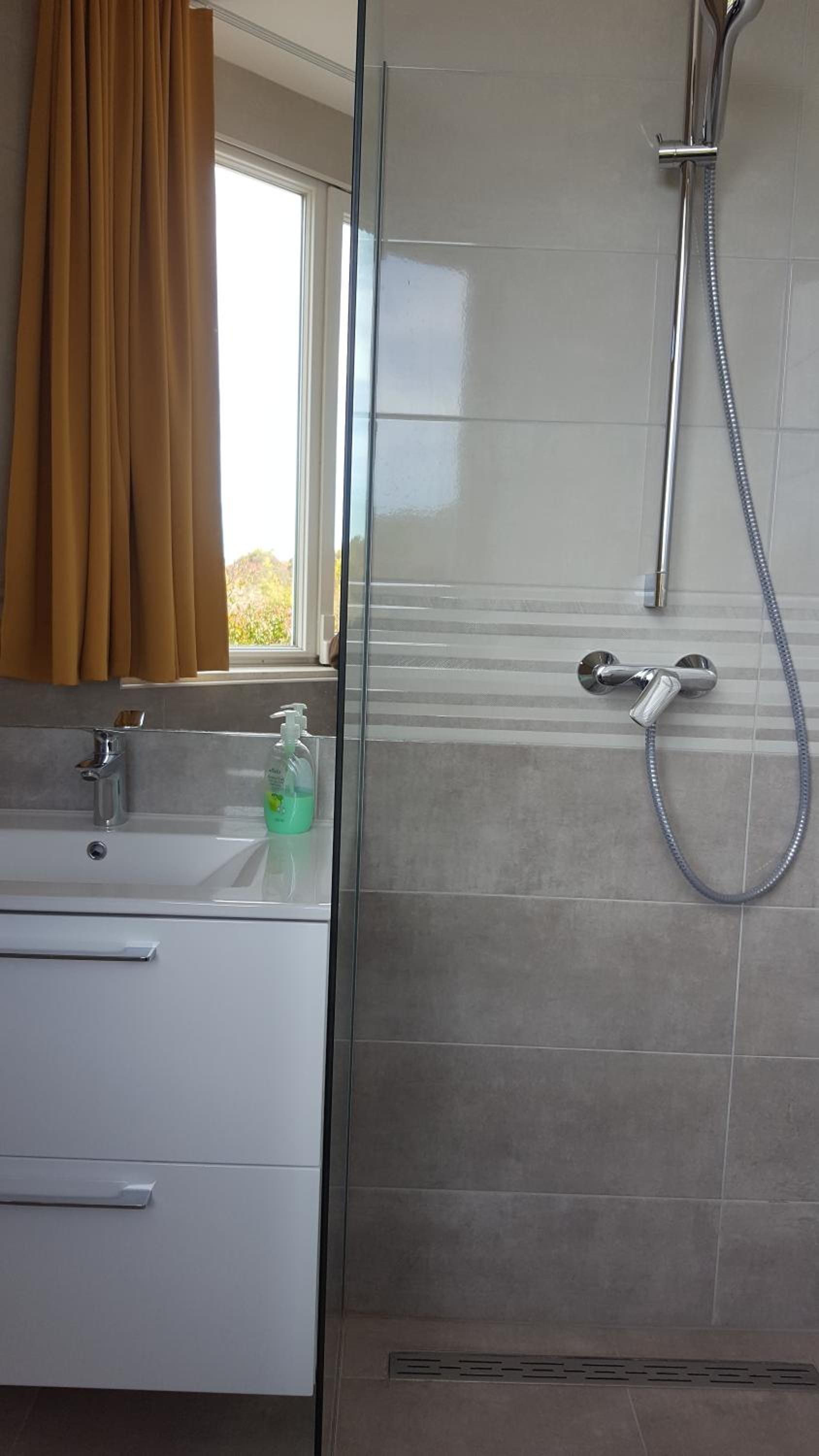 Double or Twin Room - Photo 6