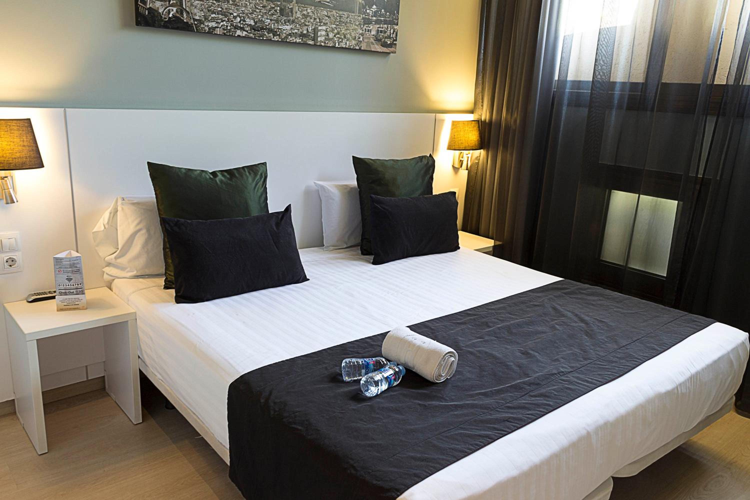 Double or Twin Room photo 3