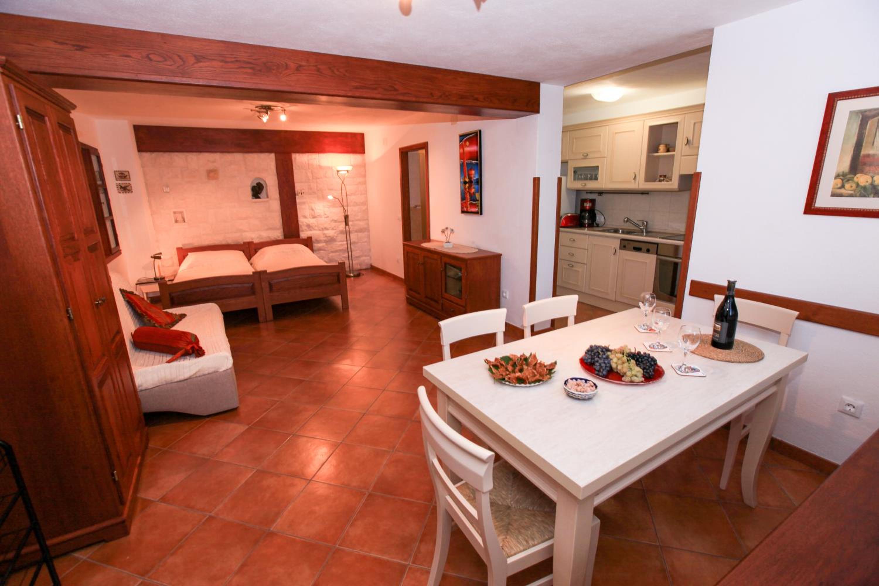 Studio Apartment