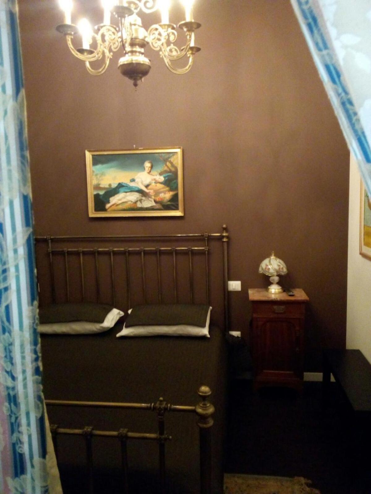 Double Room - Photo 6