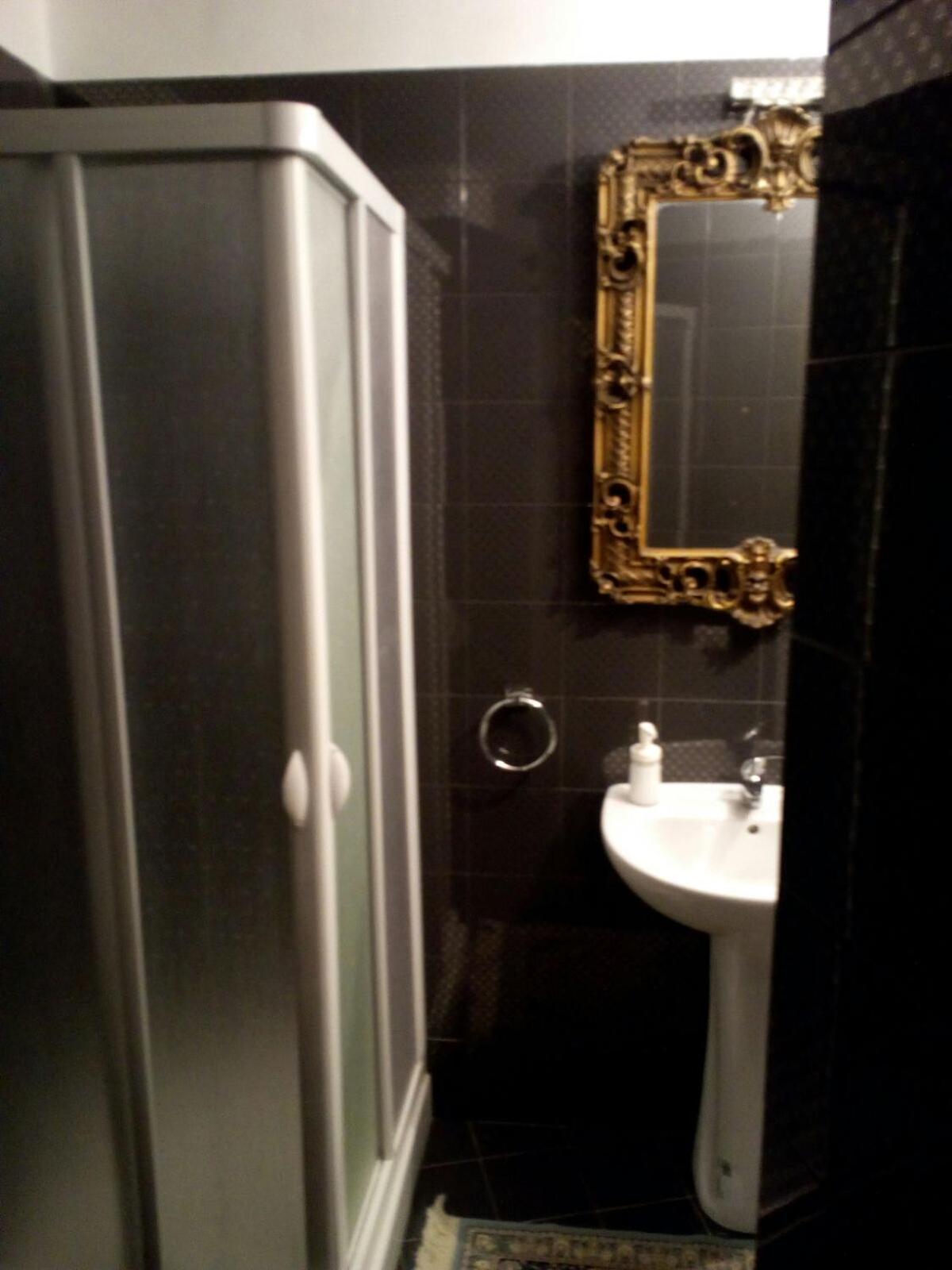 Double Room - Photo 7
