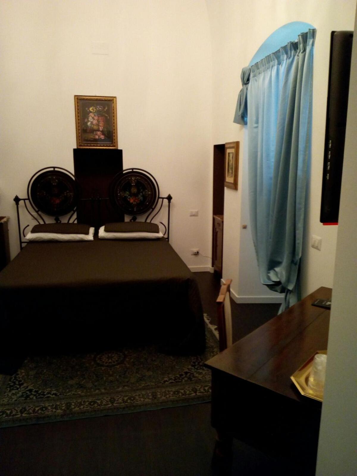 Double Room - Photo 9