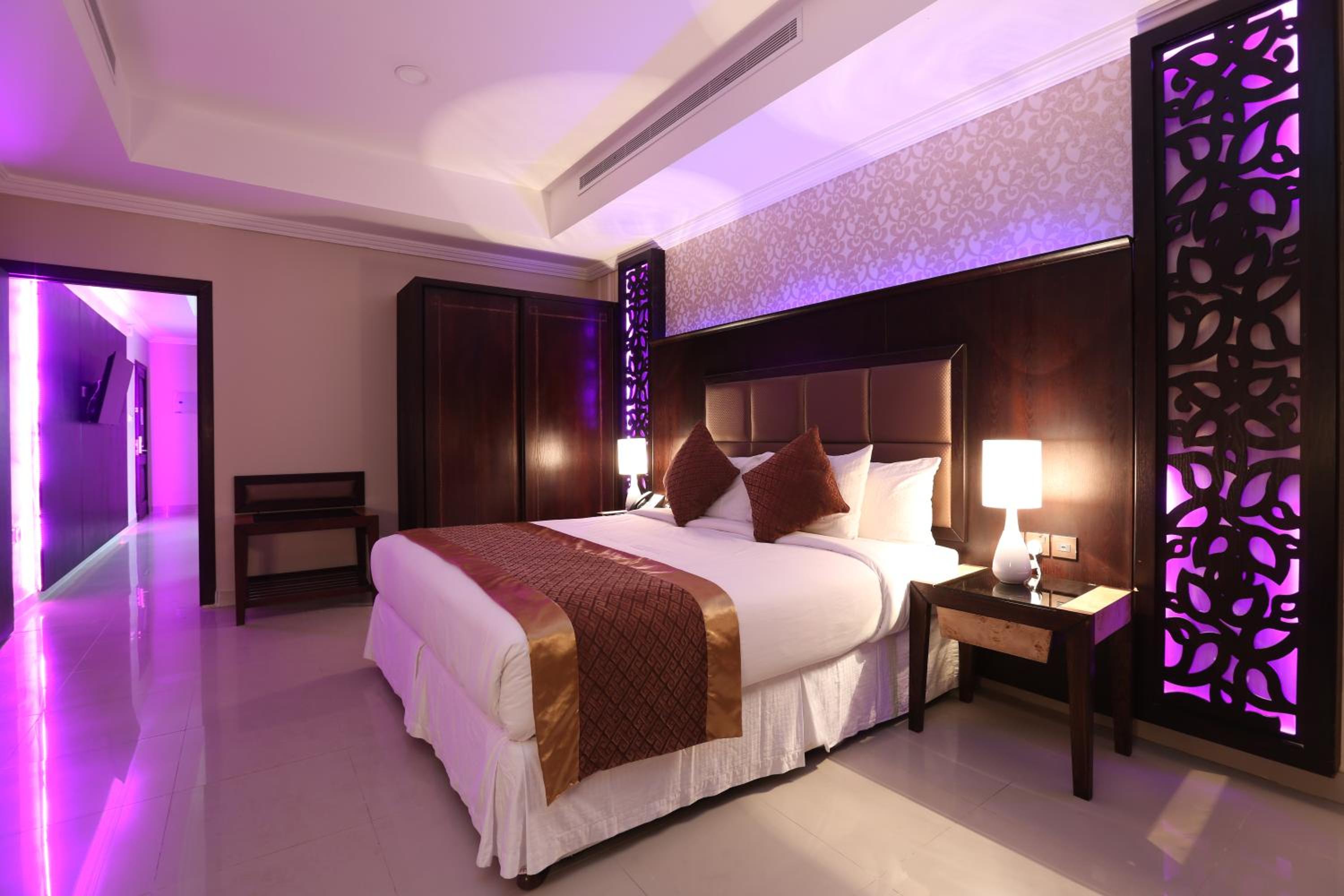 Queen Room with Spa Bath photo 3
