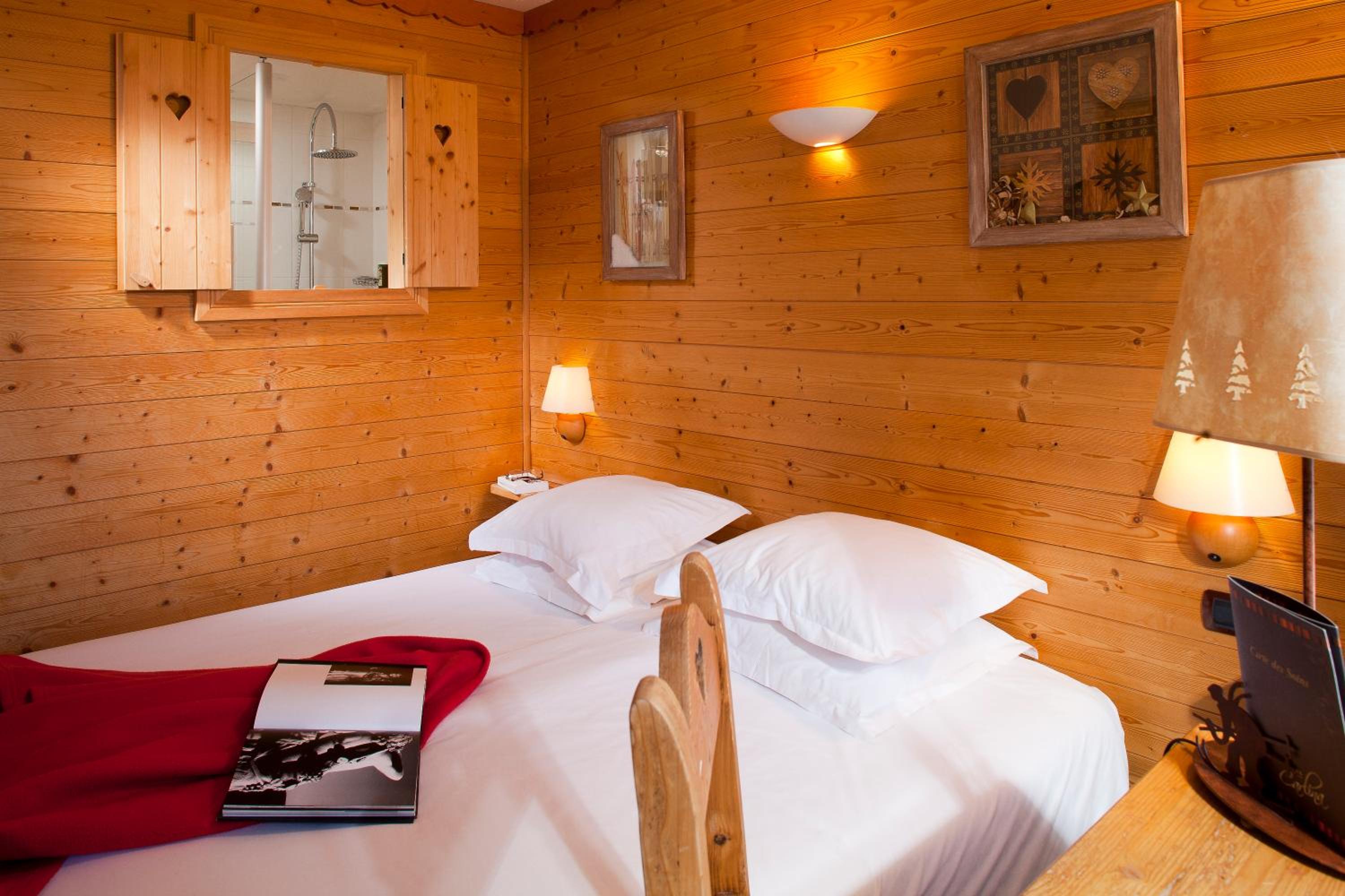 Double or Twin Room with Balcony - Photo 5