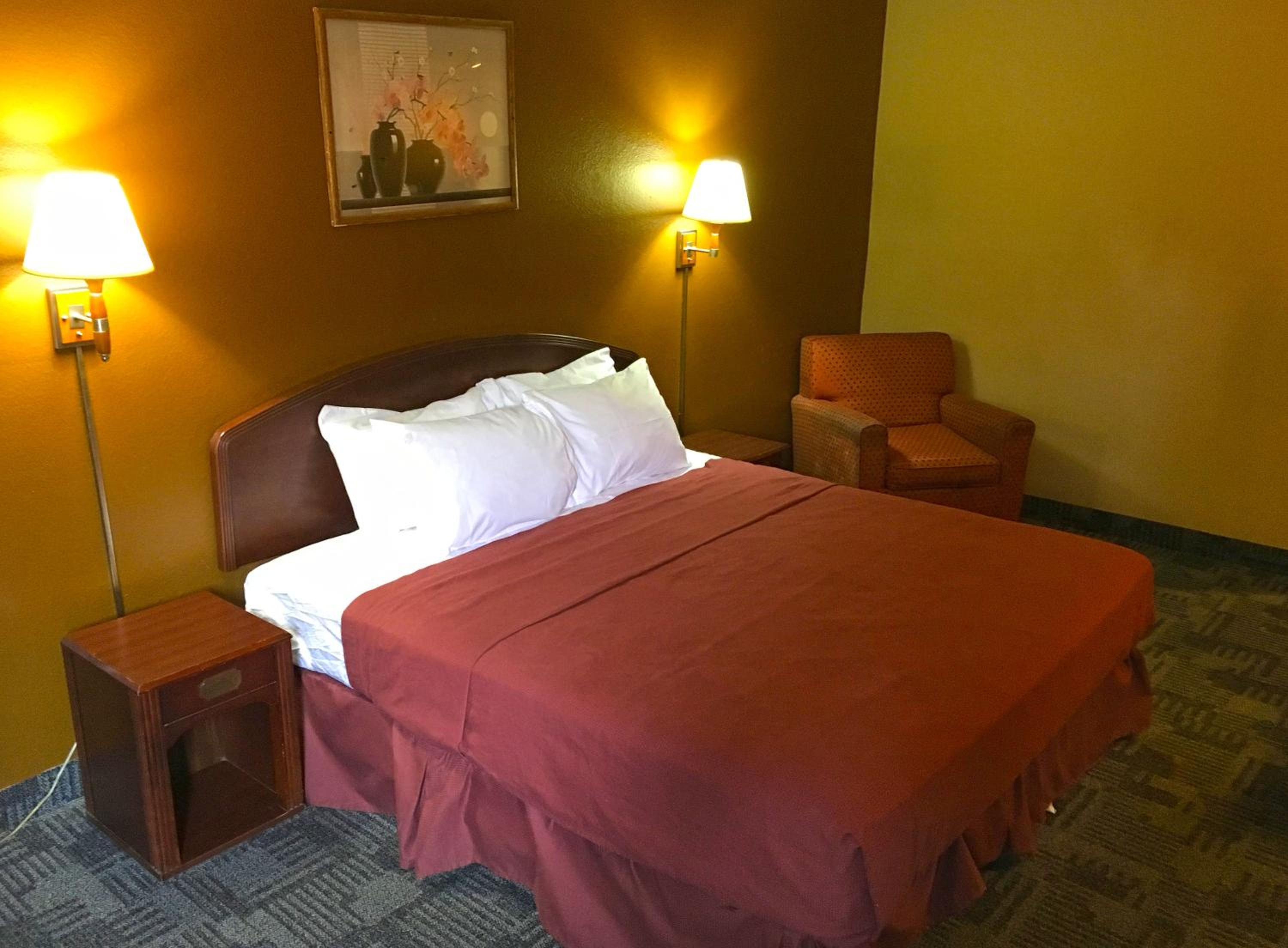 Queen Room - Photo 2