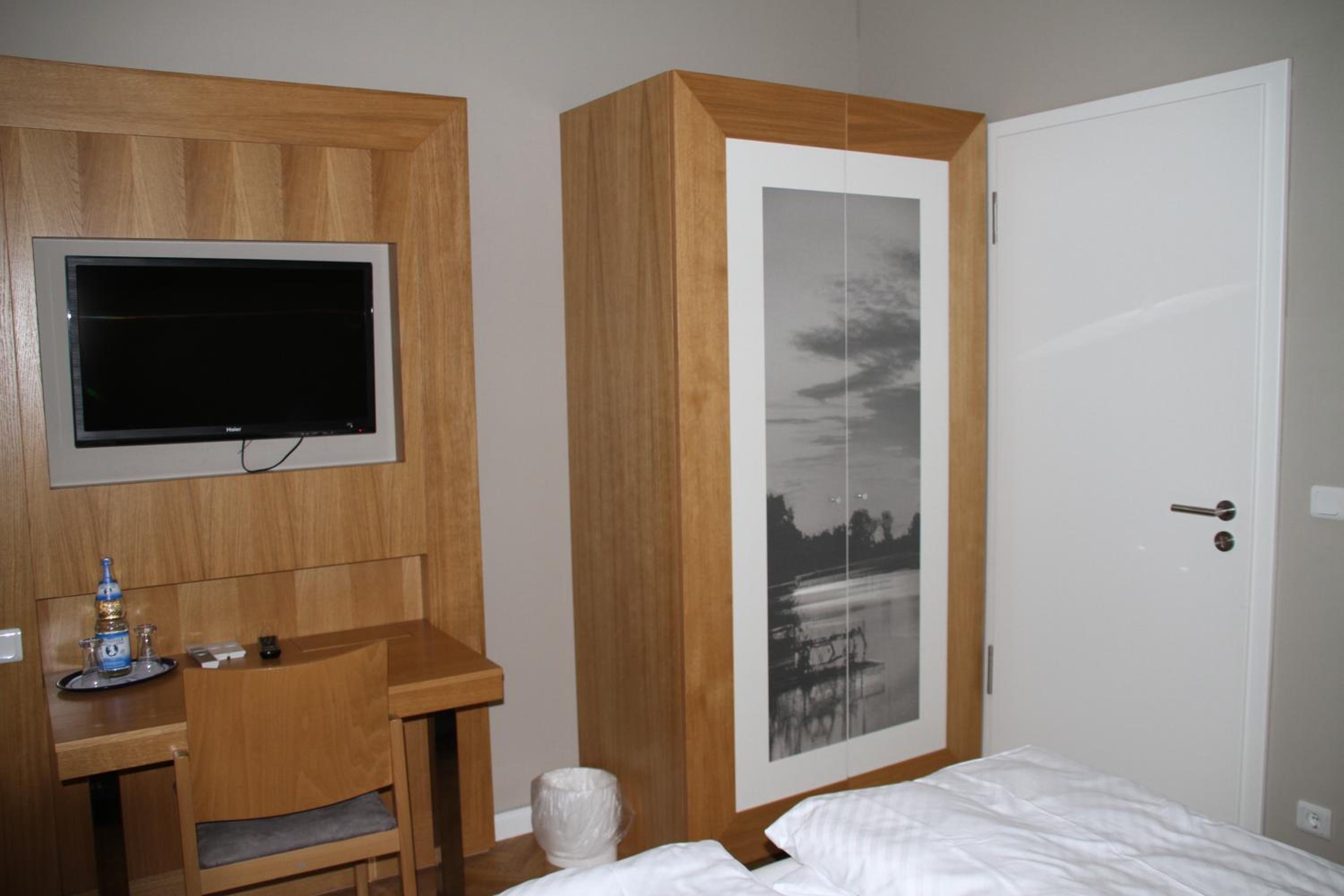 Two-Bedroom Apartment photo 2