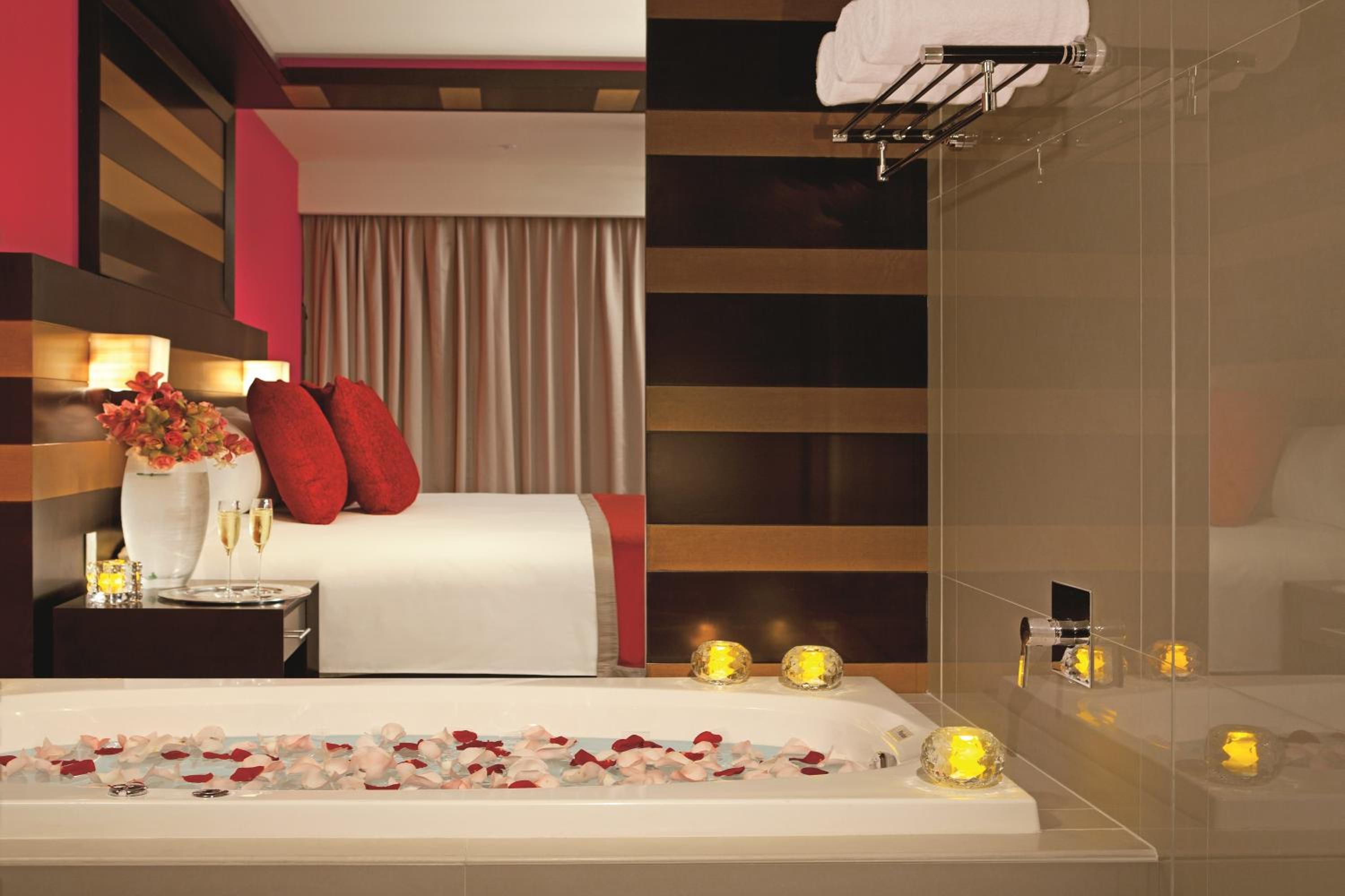 Breakfast Plan Junior Suite With Hot Tub King