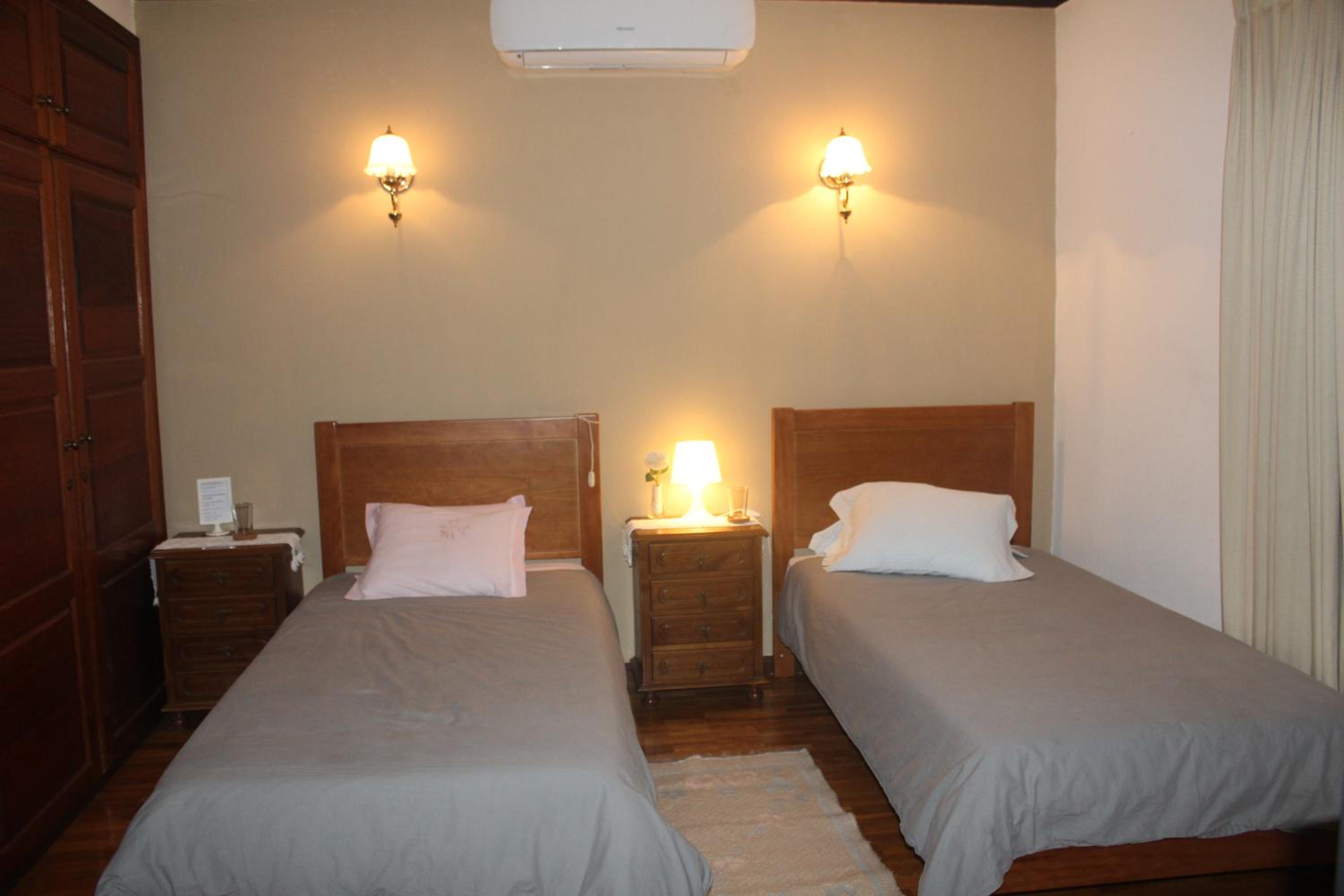Twin Room - Photo 1