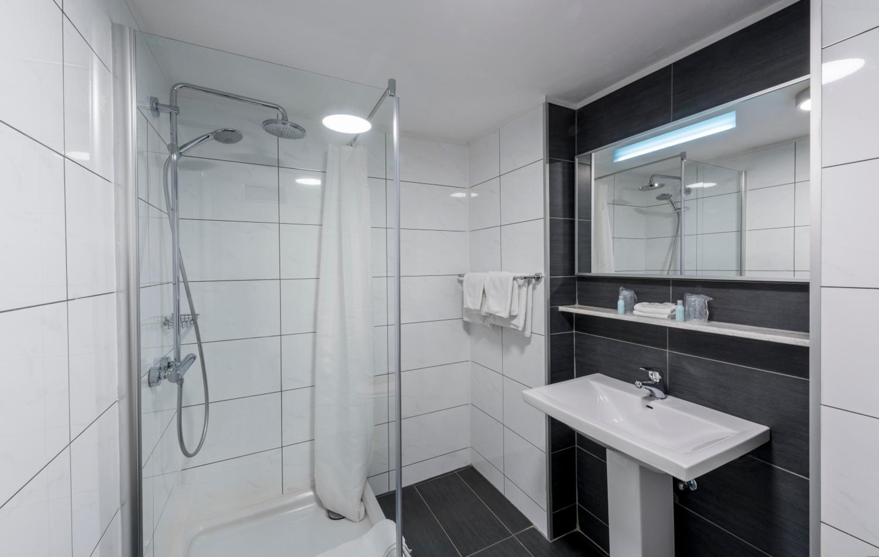 Business Double Room - Photo 3