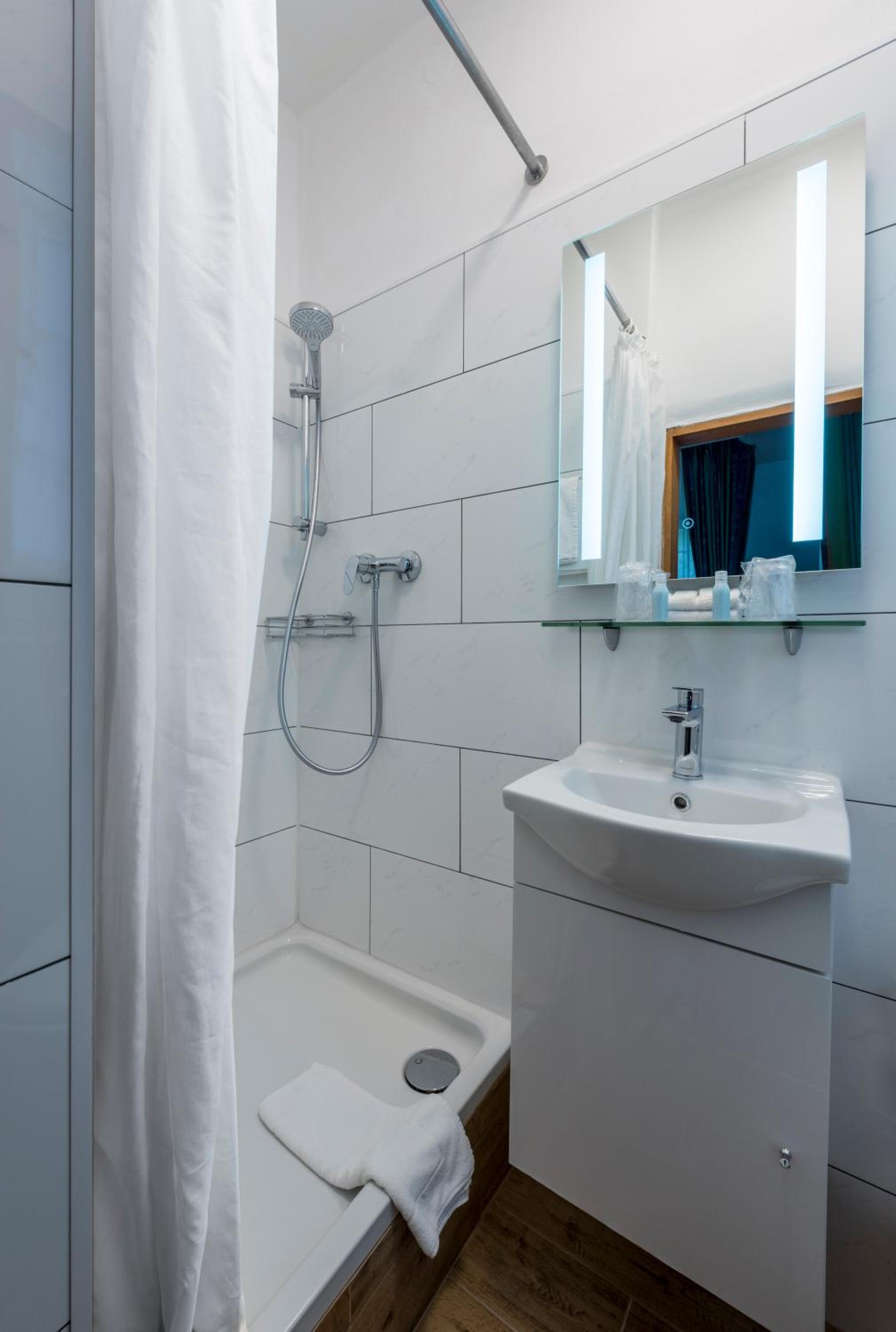 Business Double Room - Photo 5