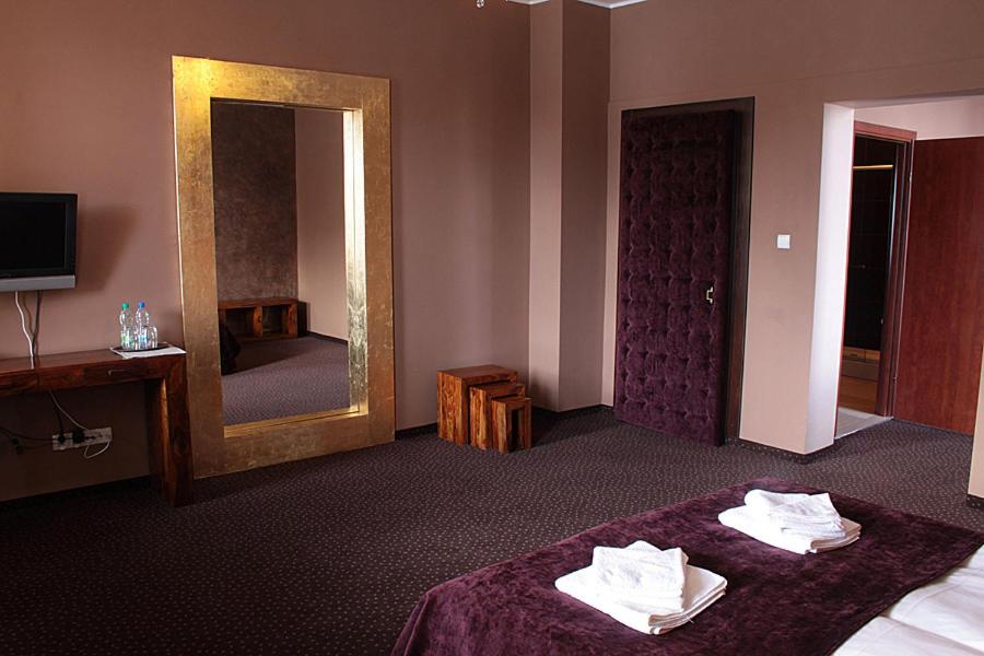 Suite - Photo 3