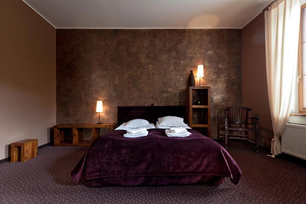 Suite - Photo 1