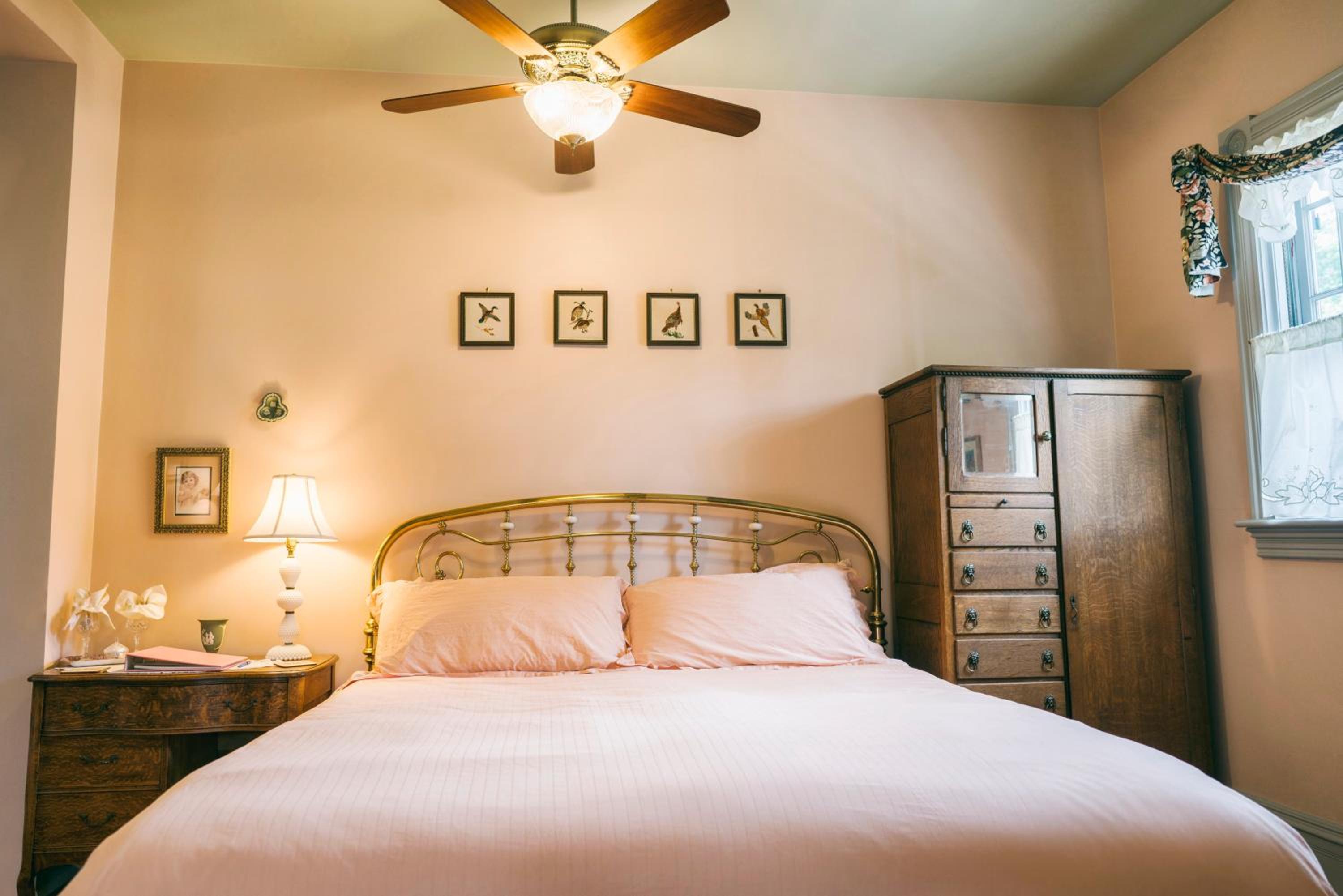 Deluxe King Room photo 2