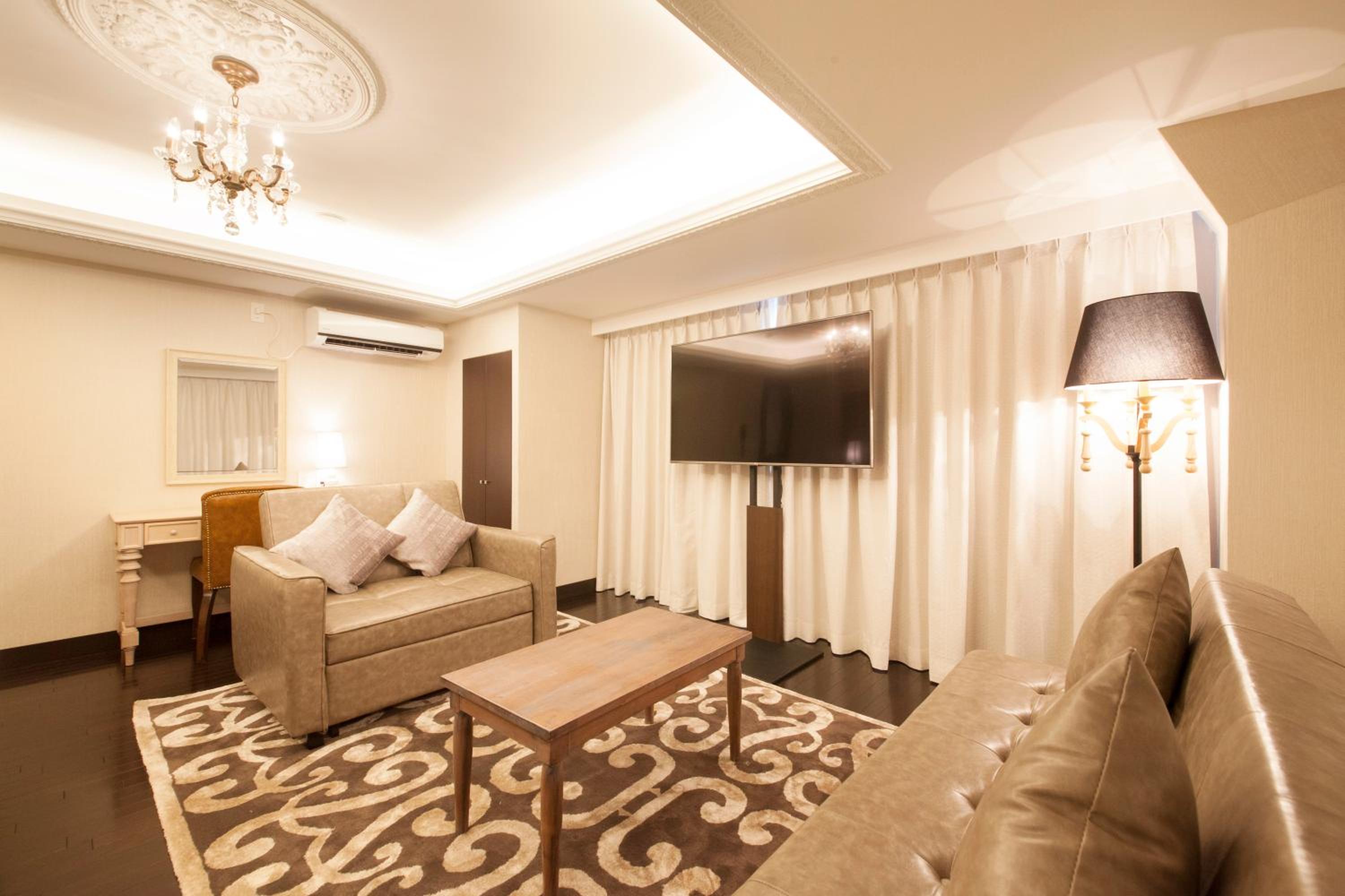 Luxury Corner Twin Room - Non-Smoking photo 3