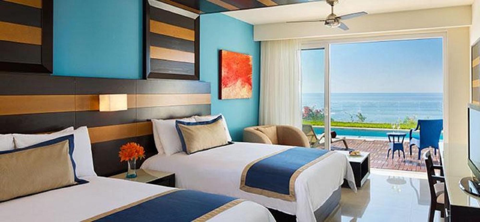 Preferred Club Junior Suite Swimout with Two Double Beds