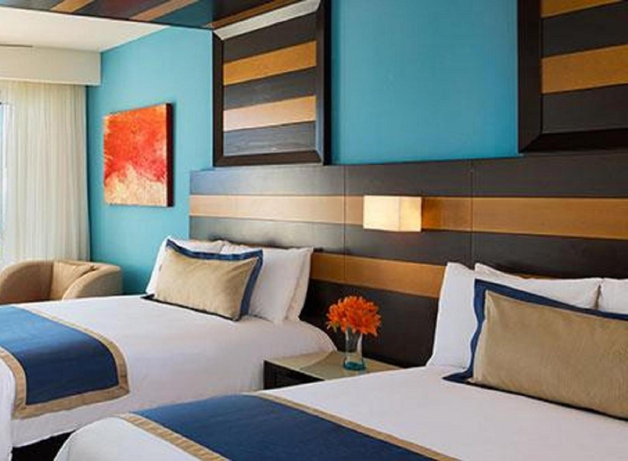 Junior Suite Ocean Front with Two Double Beds - Photo 1