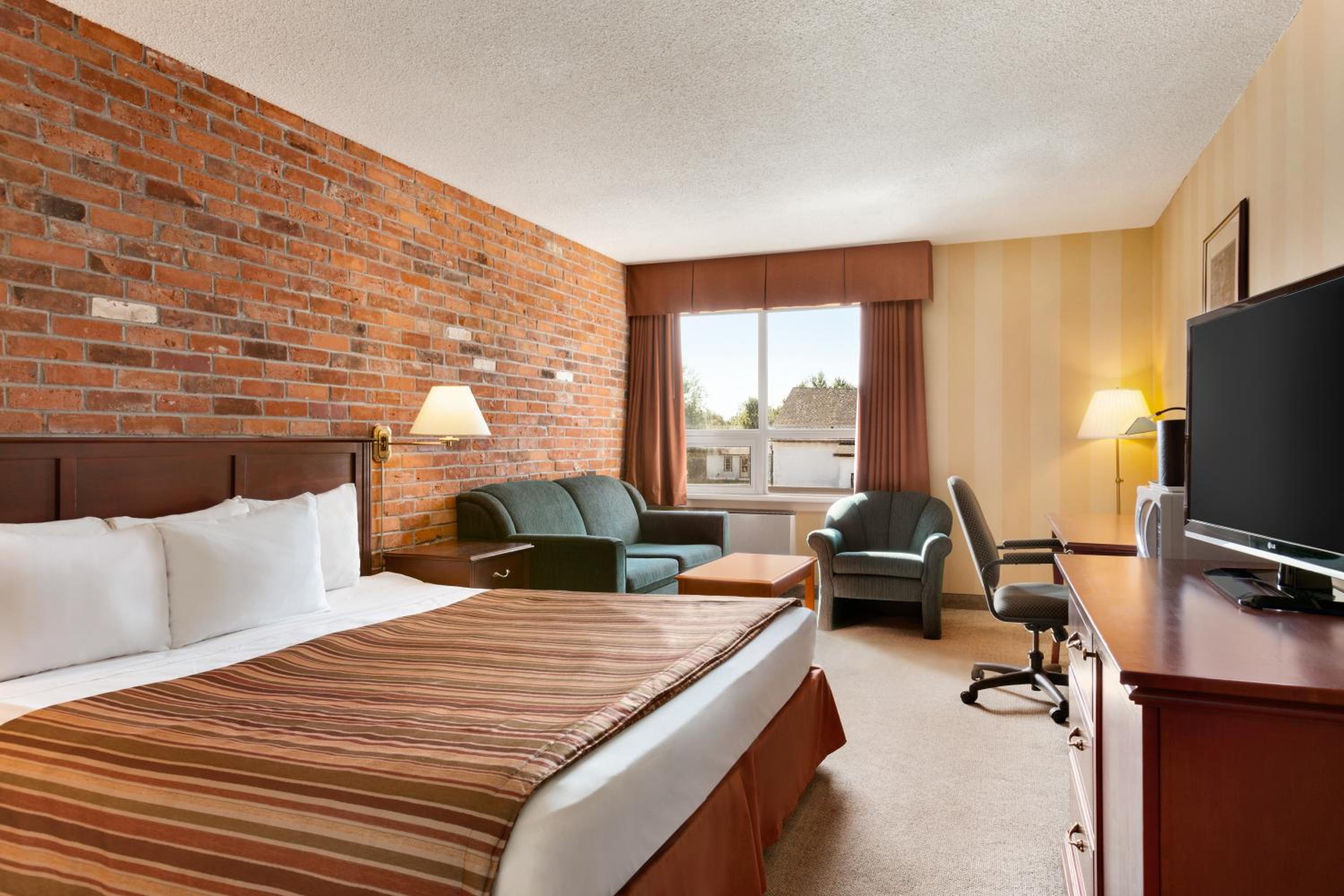 Business King Room - Non-Smoking - Photo 1