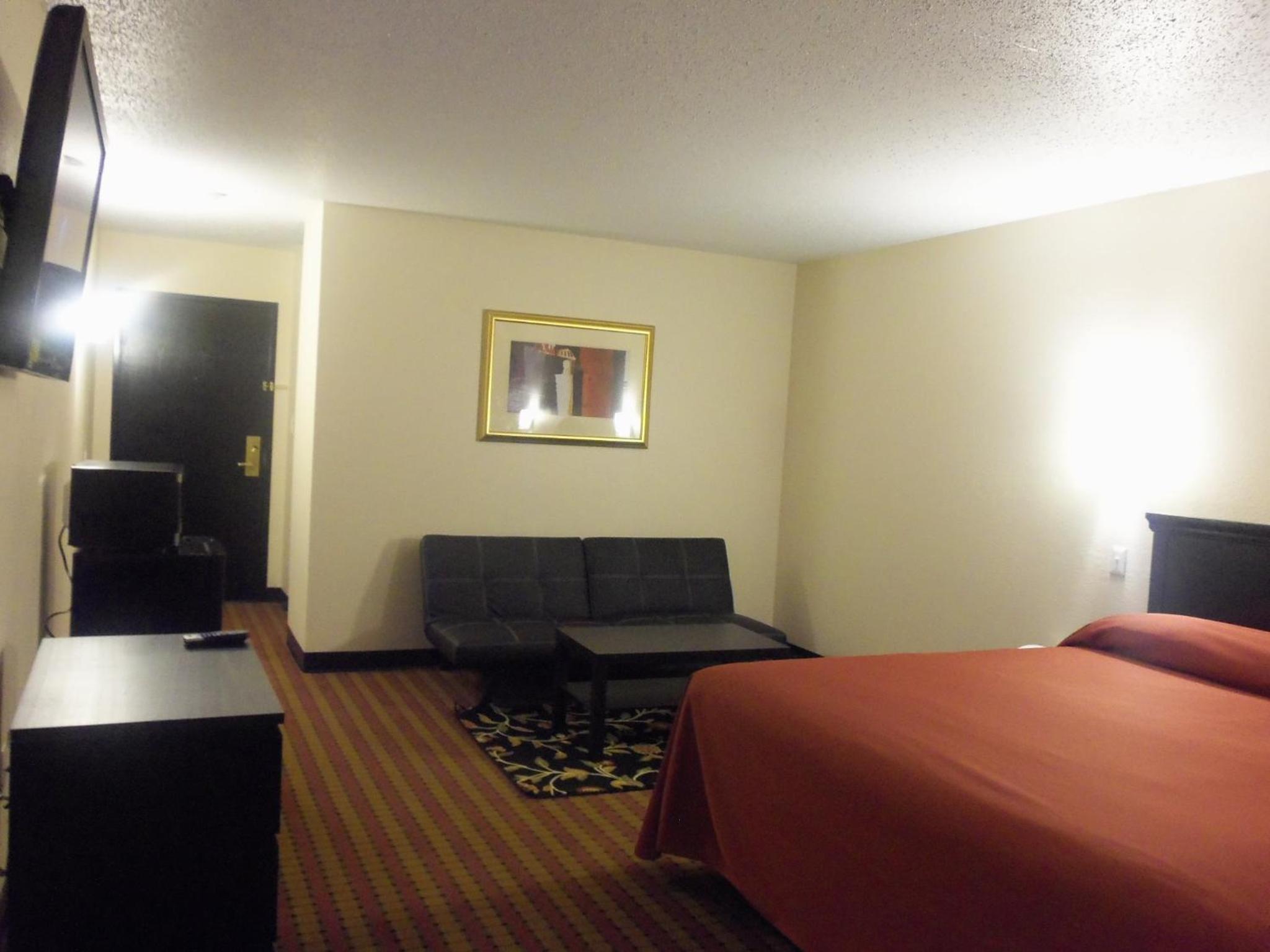 Deluxe King Suite - Photo 6