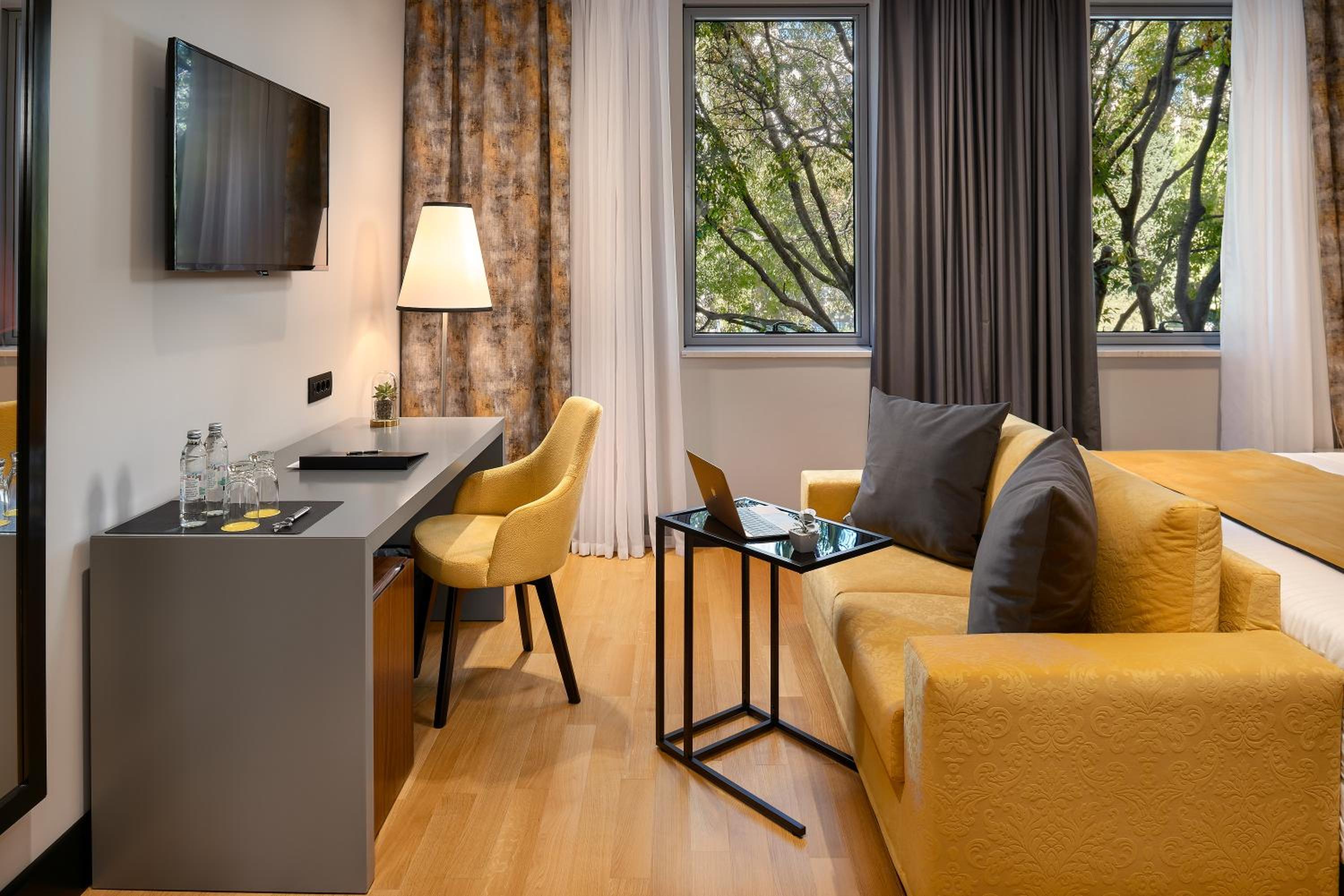 Standard Single Room thumbnail 5