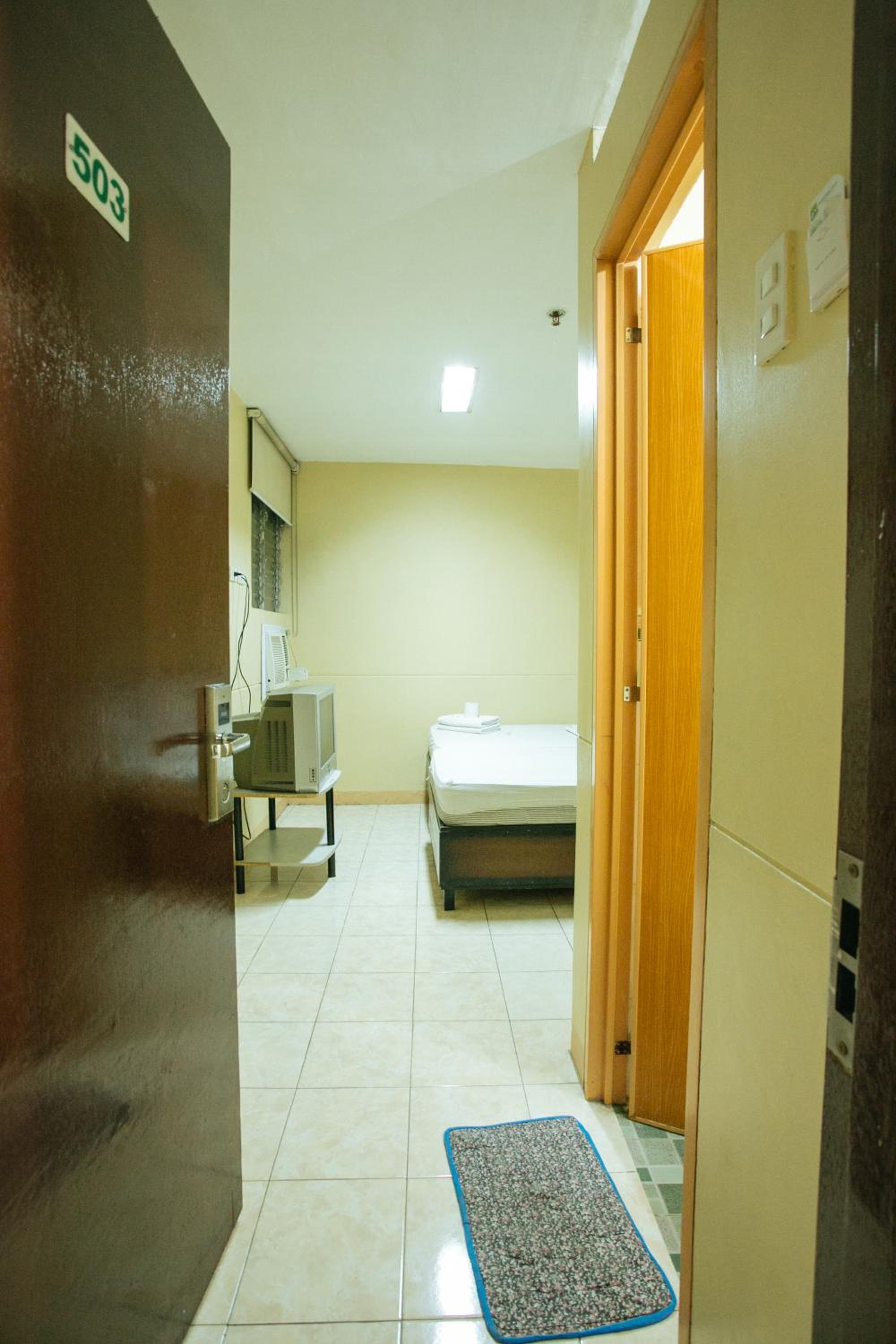 Standard Twin Room photo 2