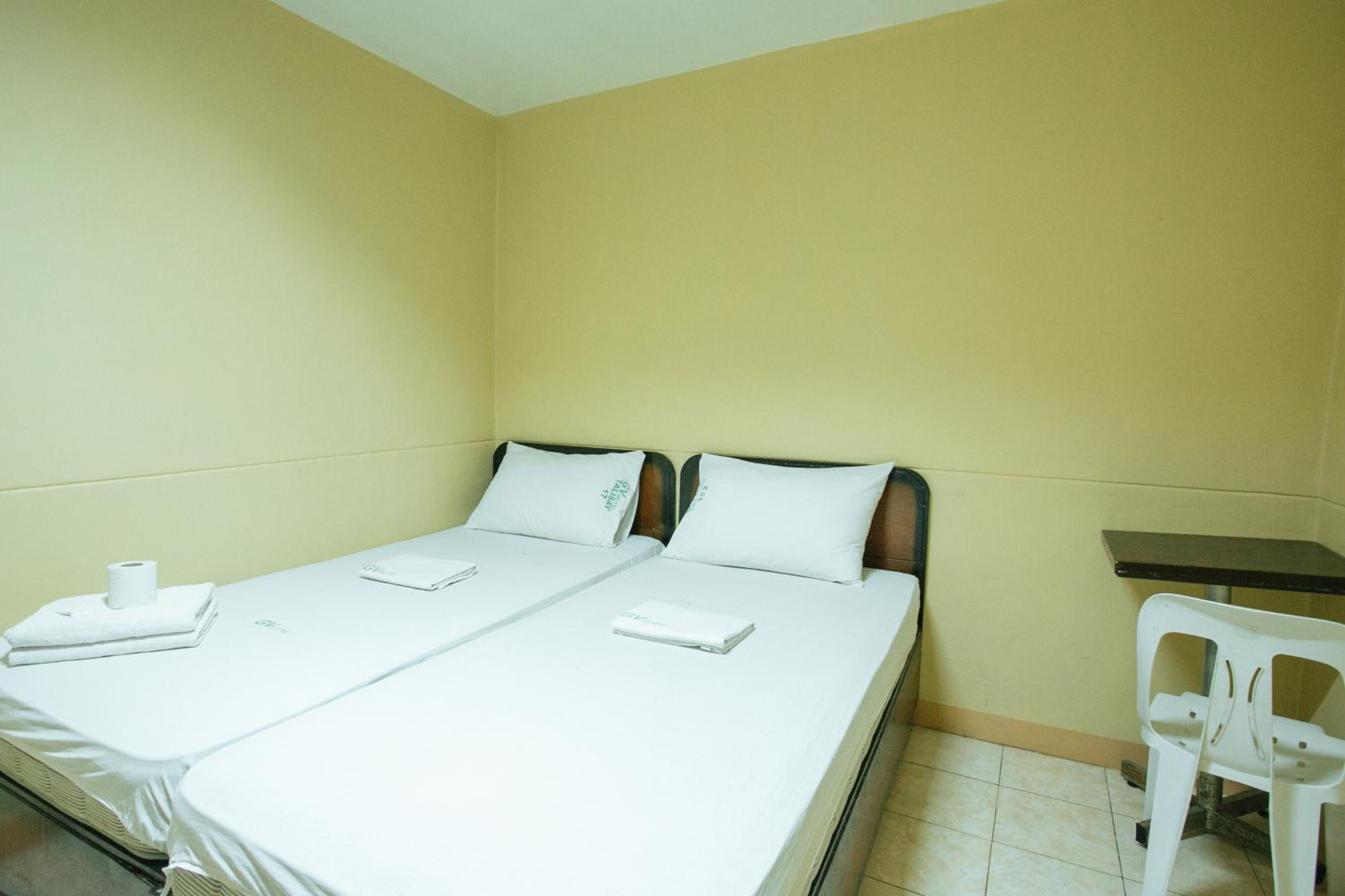 Standard Twin Room photo 3